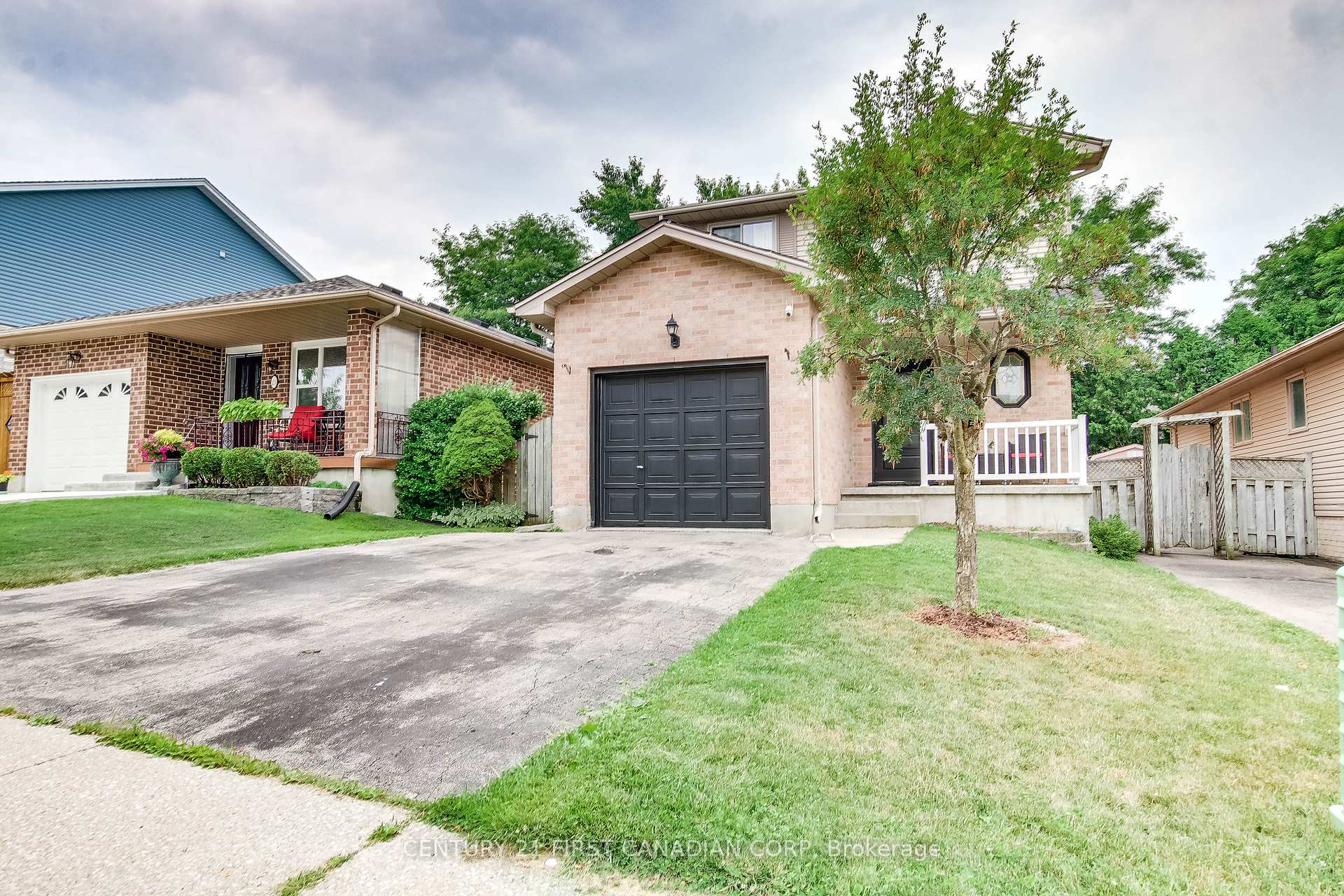 Photo 2 of 27 Gerald Crescent, London, South J — HOMEH
