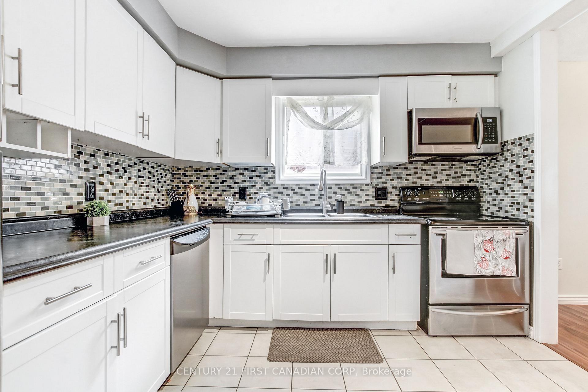 Photo 6 of 27 Gerald Crescent, London, South J — HOMEH