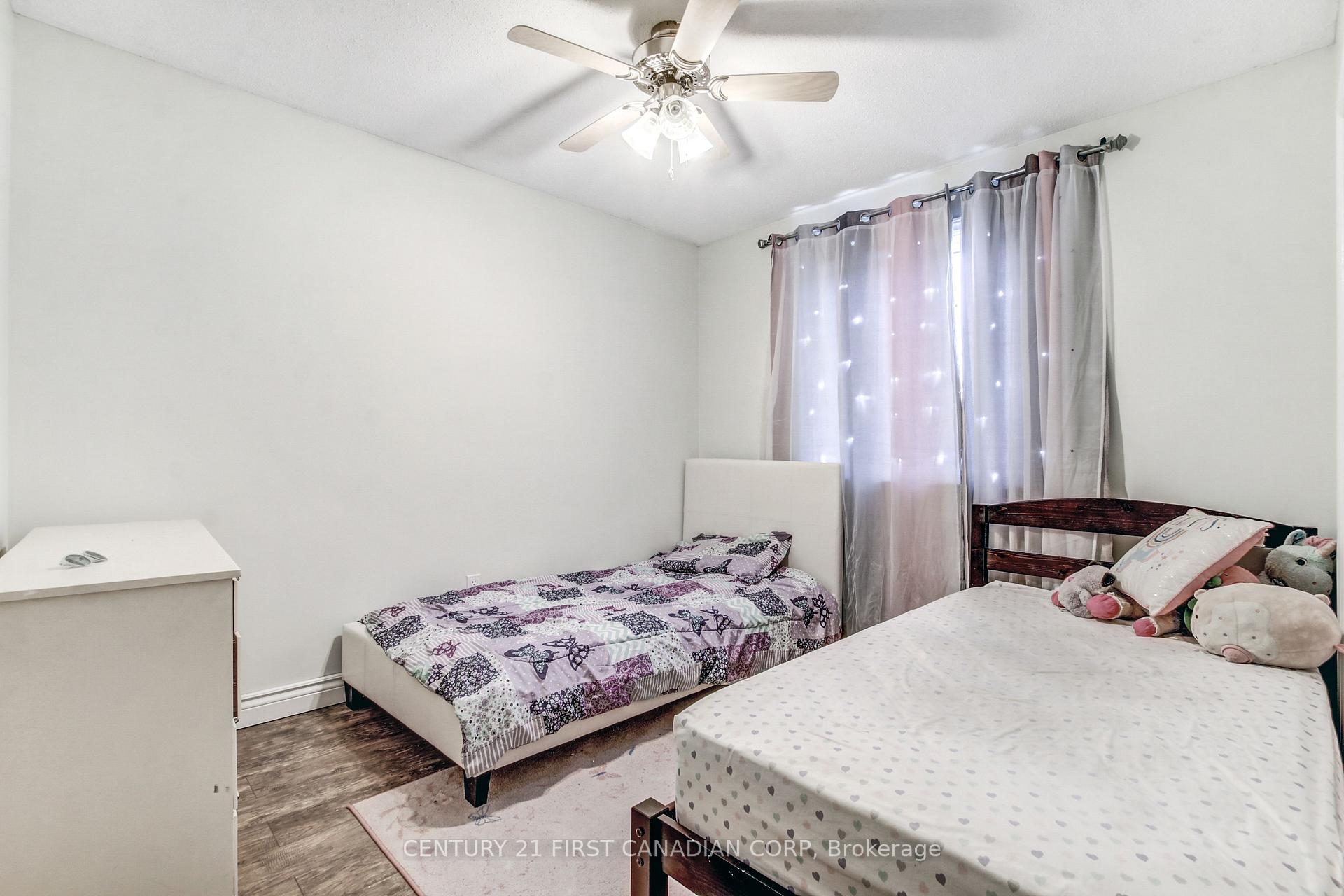 Photo 10 of 27 Gerald Crescent, London, South J — HOMEH