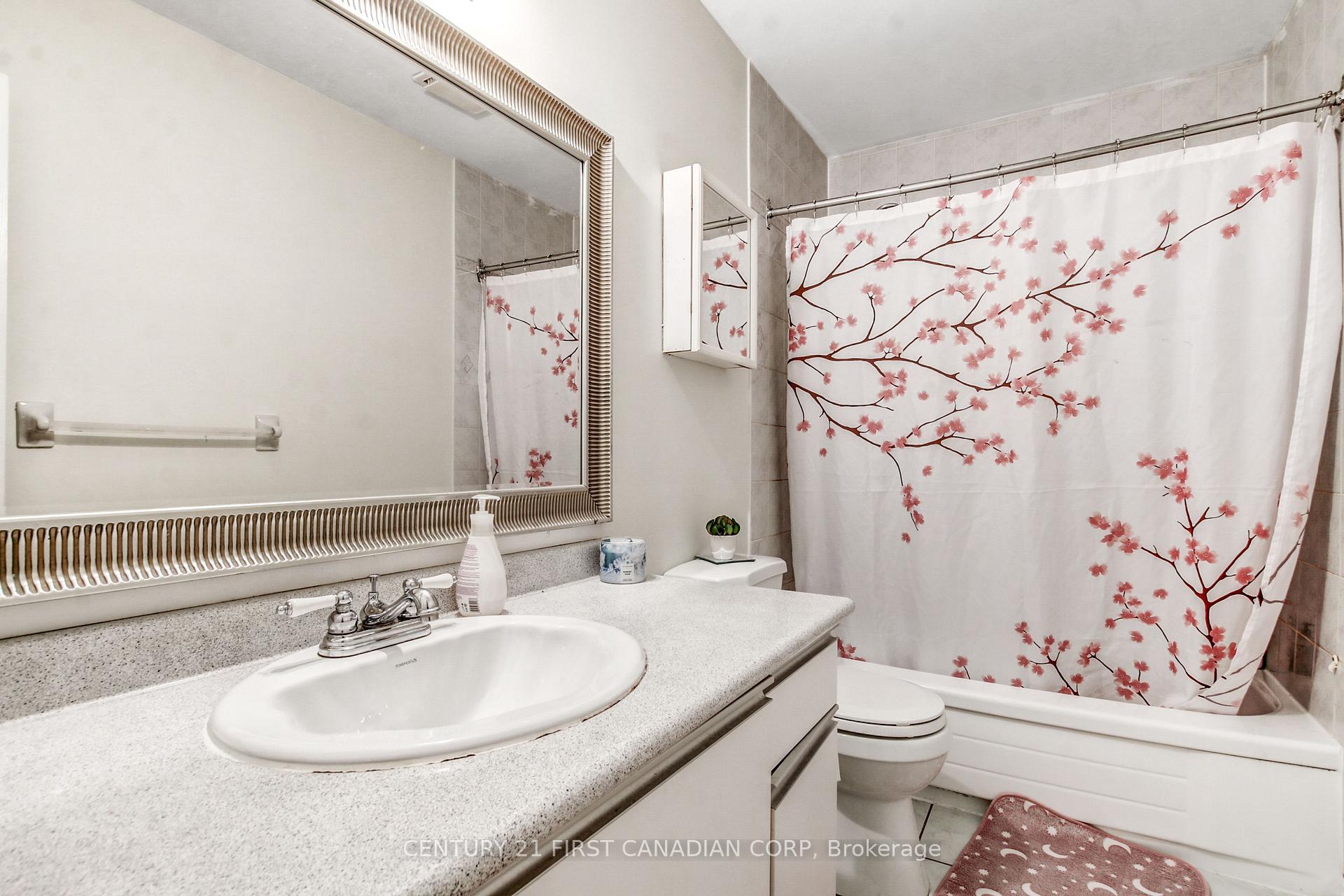 Photo 11 of 27 Gerald Crescent, London, South J — HOMEH