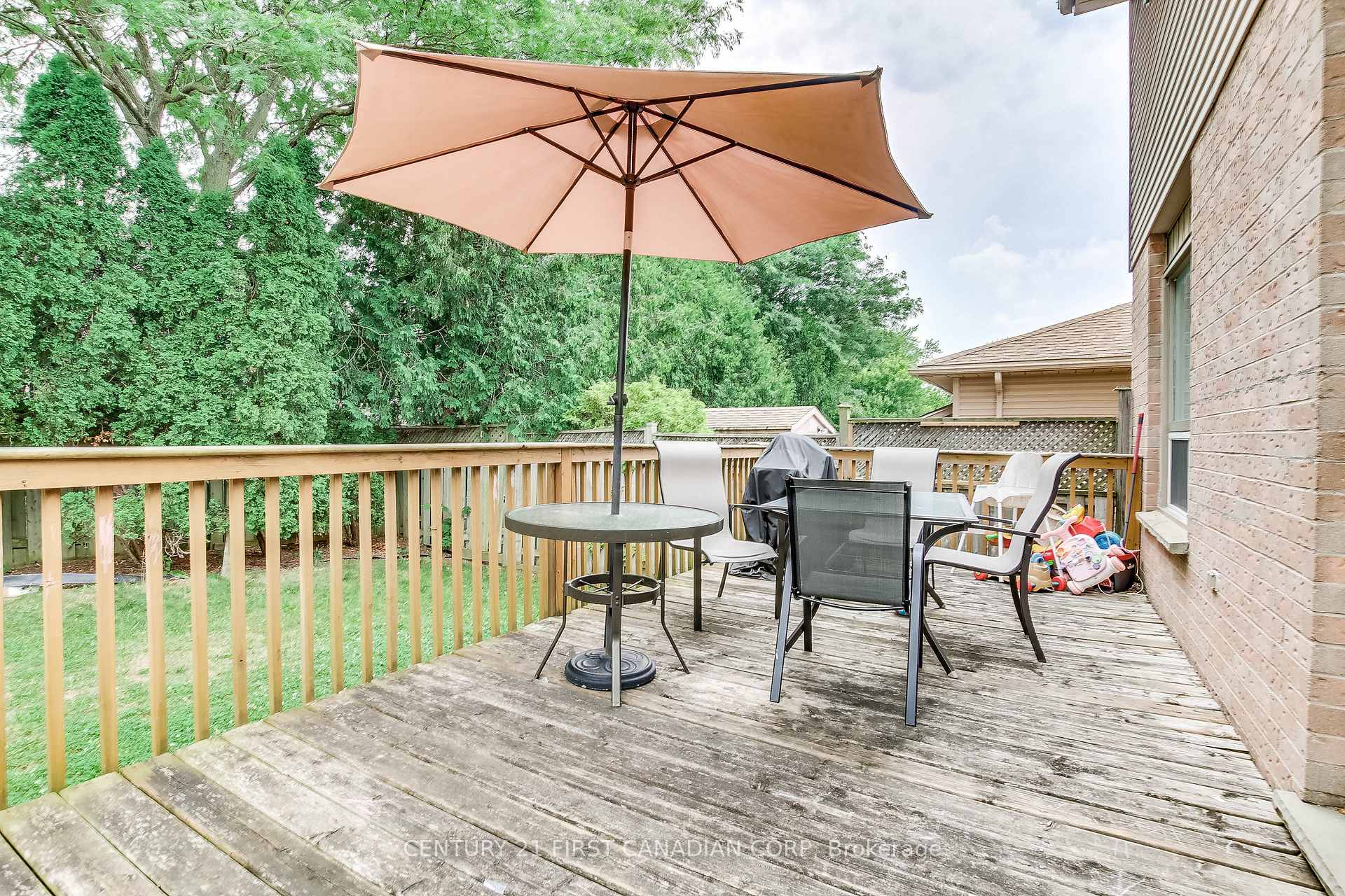 Photo 15 of 27 Gerald Crescent, London, South J — HOMEH