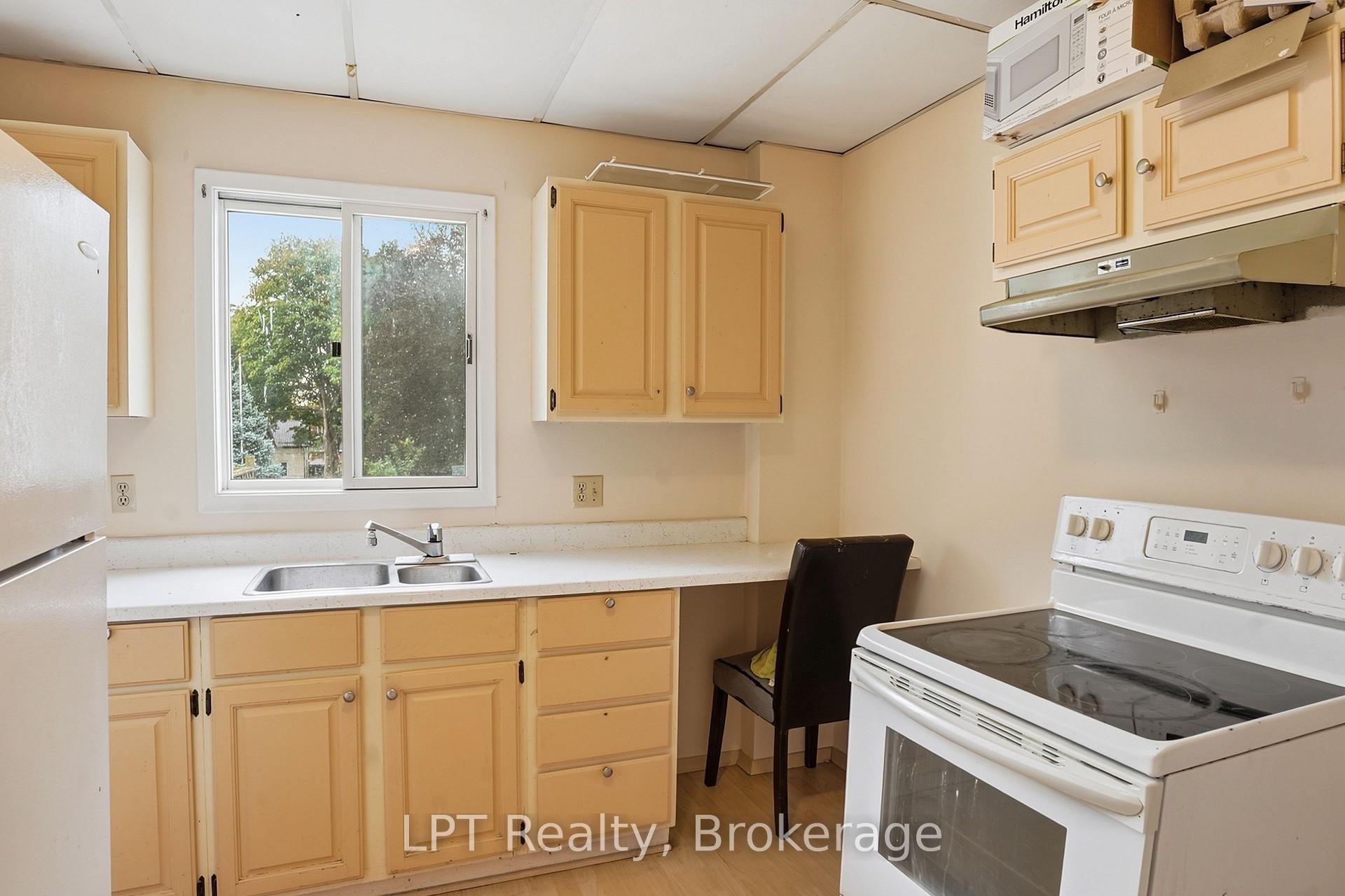Photo 10 of 551 Turnberry Street, Huron East, Brussels — HOMEH