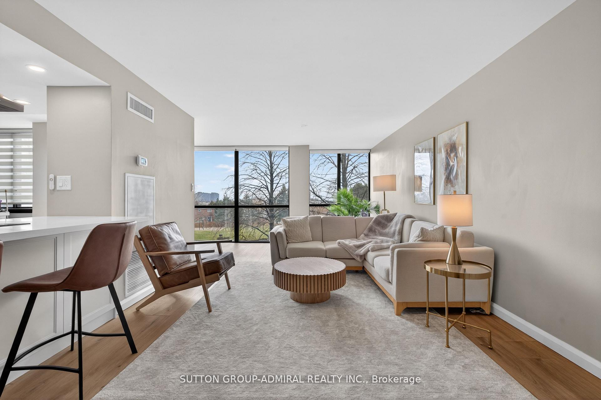 Photo 4 of Unit 308, 350 Webb Drive, Mississauga, City Centre — HOMEH