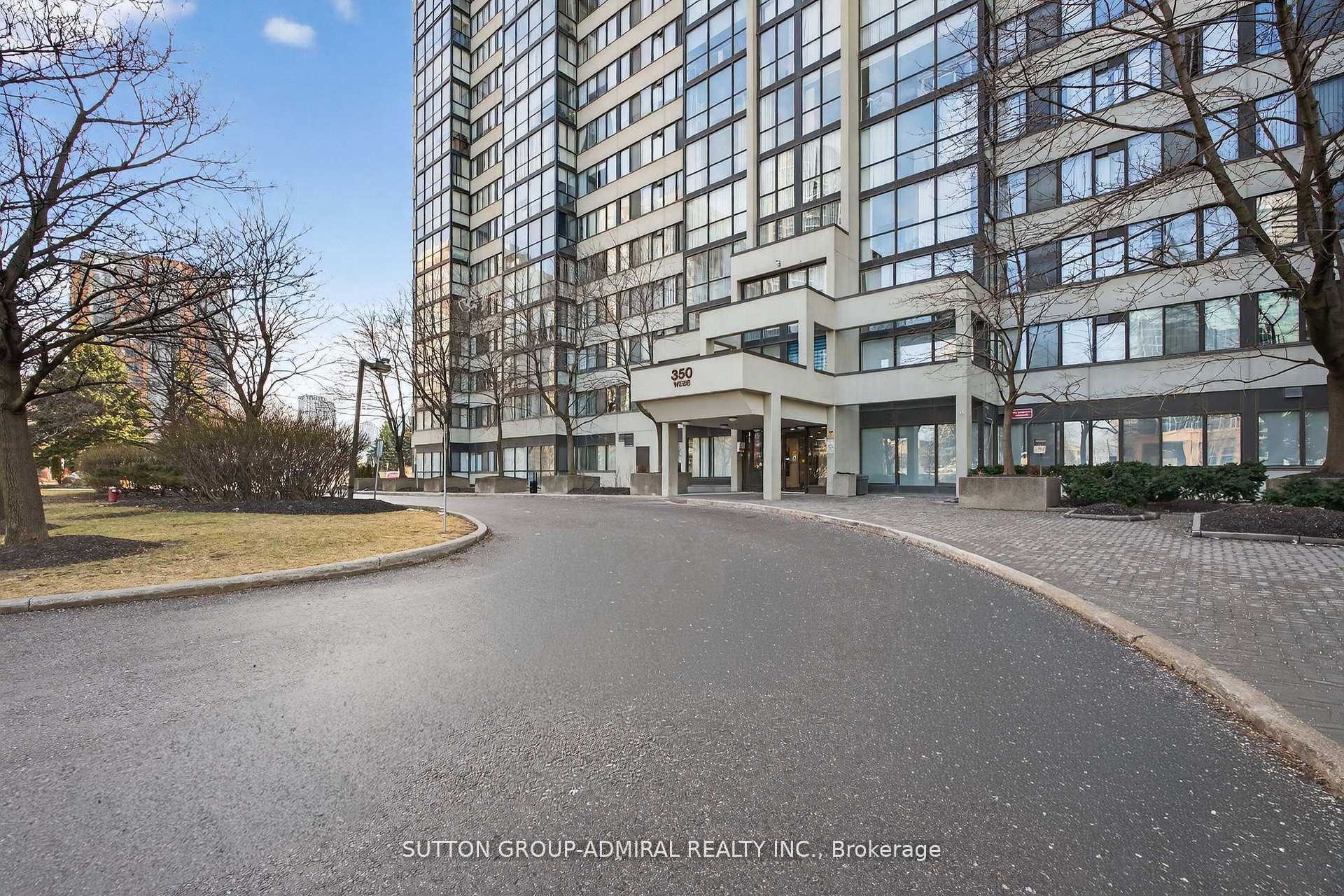 Photo 6 of Unit 308, 350 Webb Drive, Mississauga, City Centre — HOMEH