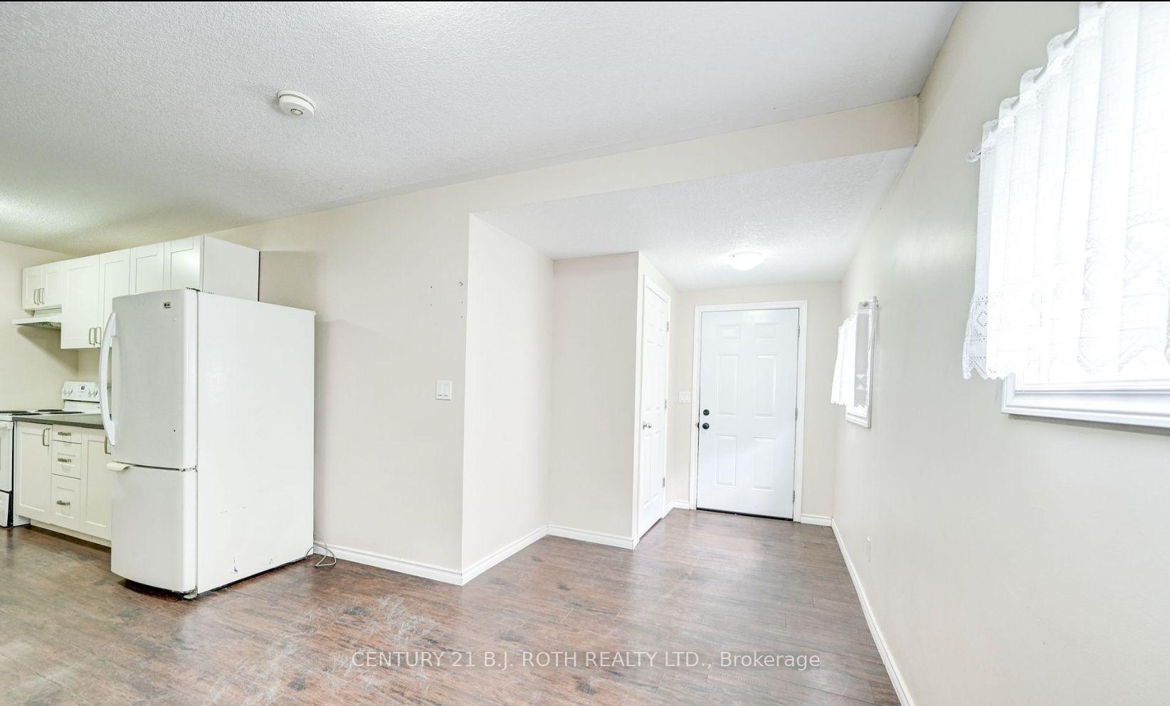 Photo 4 of Unit 3, 303 Moffat Street, Orillia — HOMEH