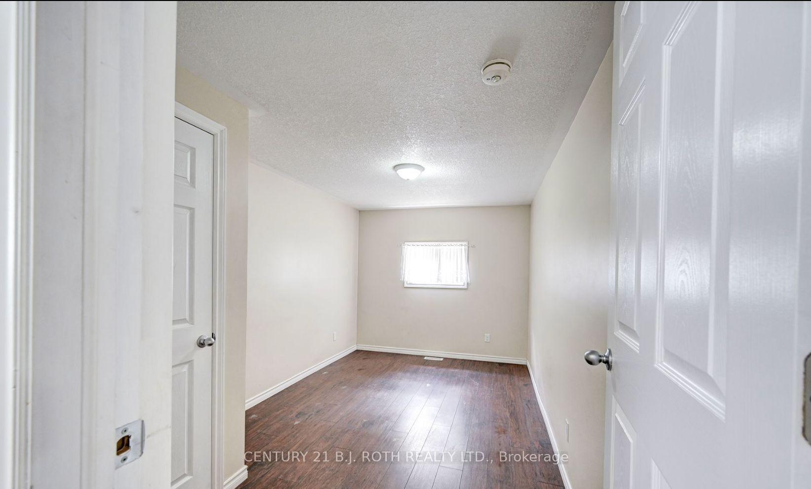 Photo 8 of Unit 3, 303 Moffat Street, Orillia — HOMEH