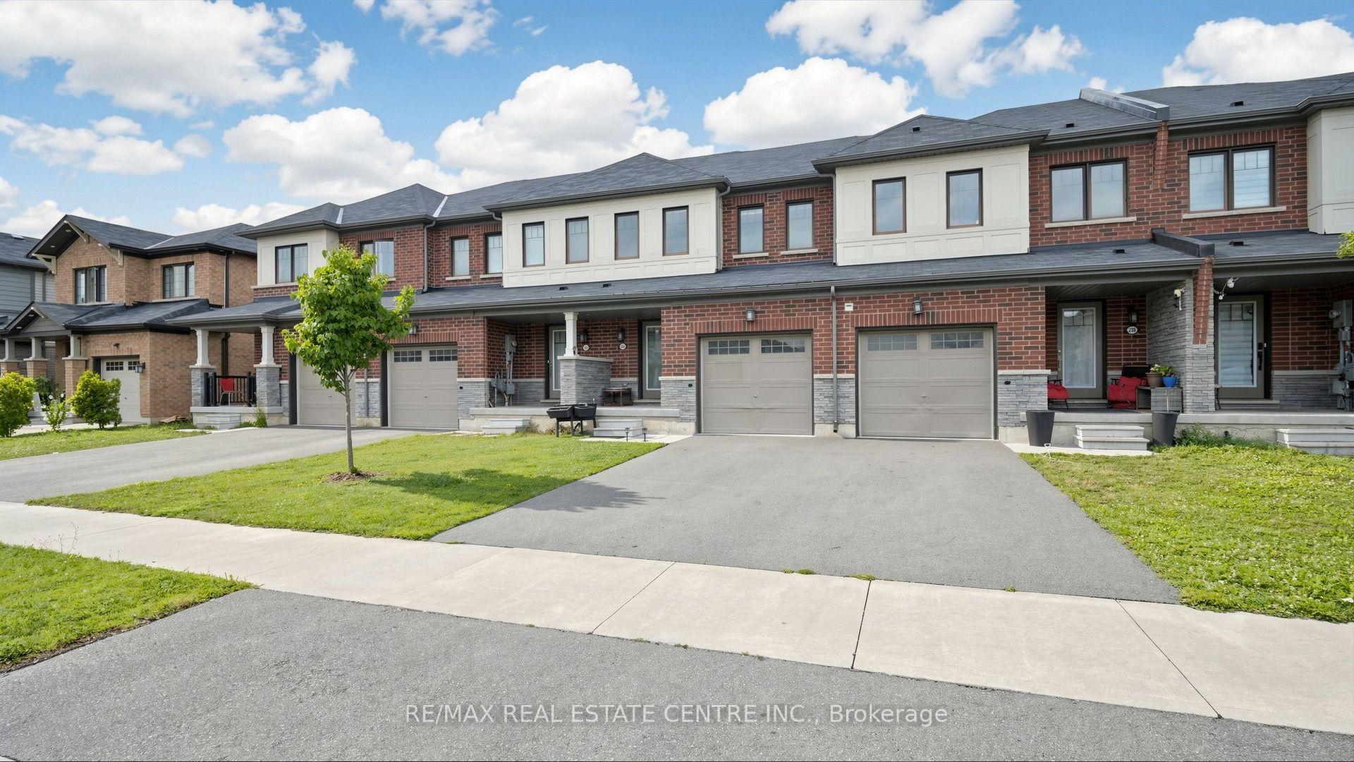 Photo 4 of 300 Bedrock Drive, Hamilton, Stoney Creek Mountain — HOMEH