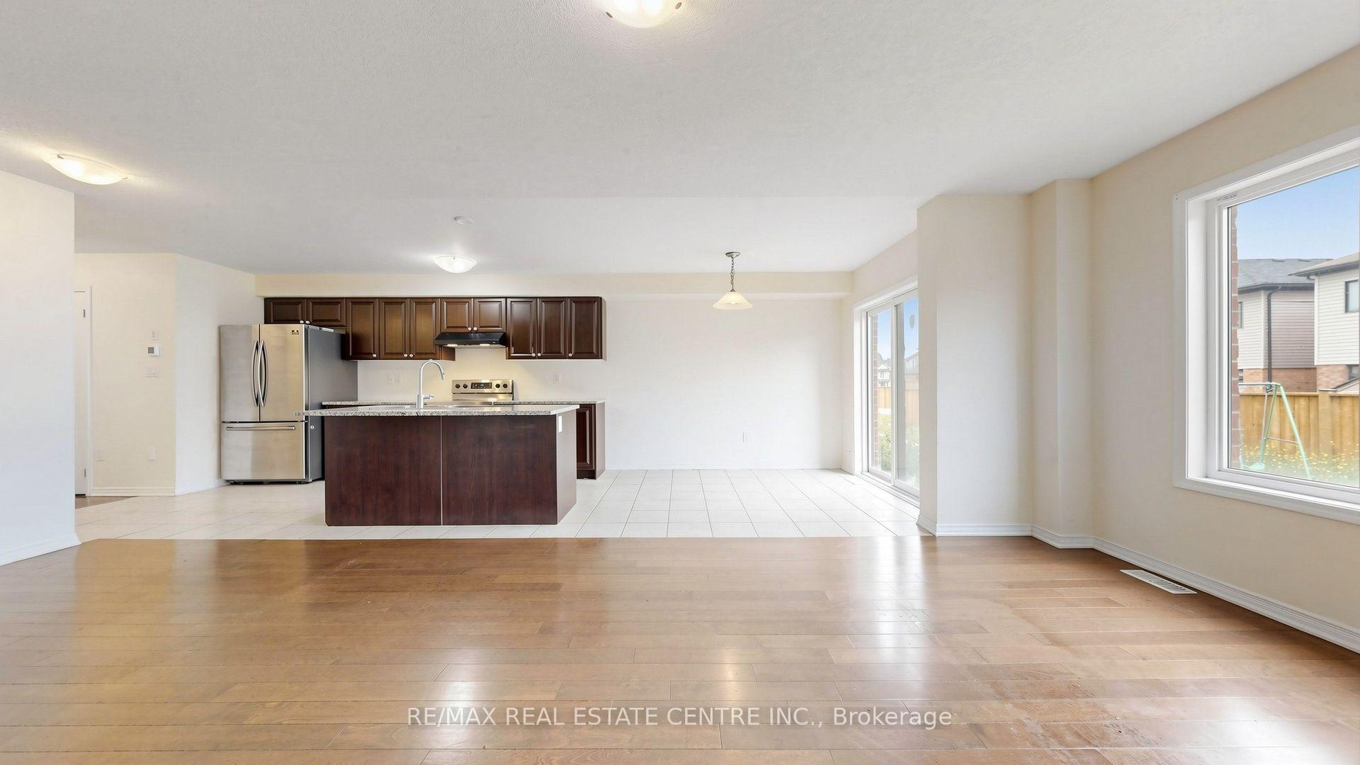 Photo 18 of 300 Bedrock Drive, Hamilton, Stoney Creek Mountain — HOMEH