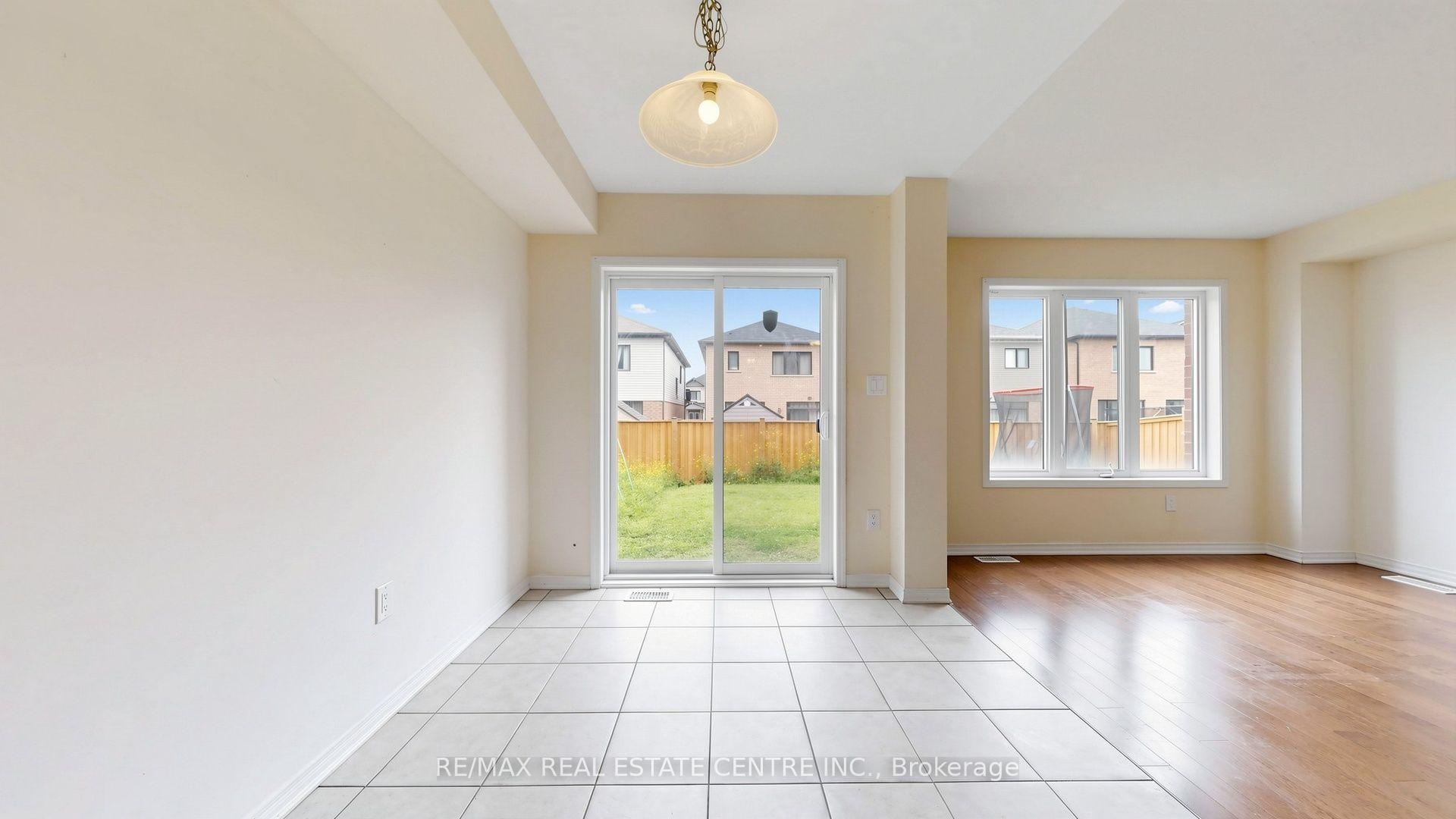 Photo 32 of 300 Bedrock Drive, Hamilton, Stoney Creek Mountain — HOMEH