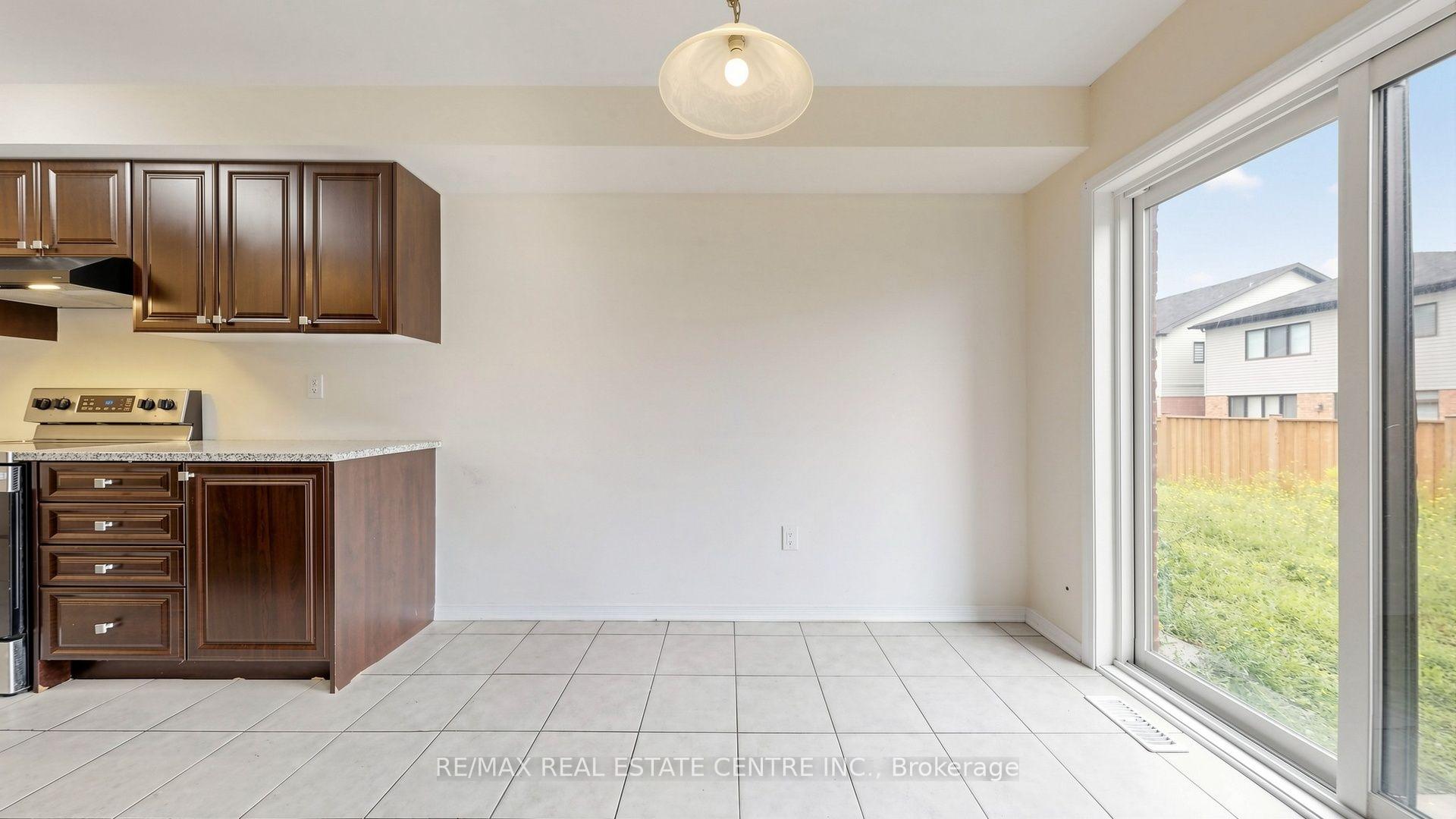 Photo 36 of 300 Bedrock Drive, Hamilton, Stoney Creek Mountain — HOMEH