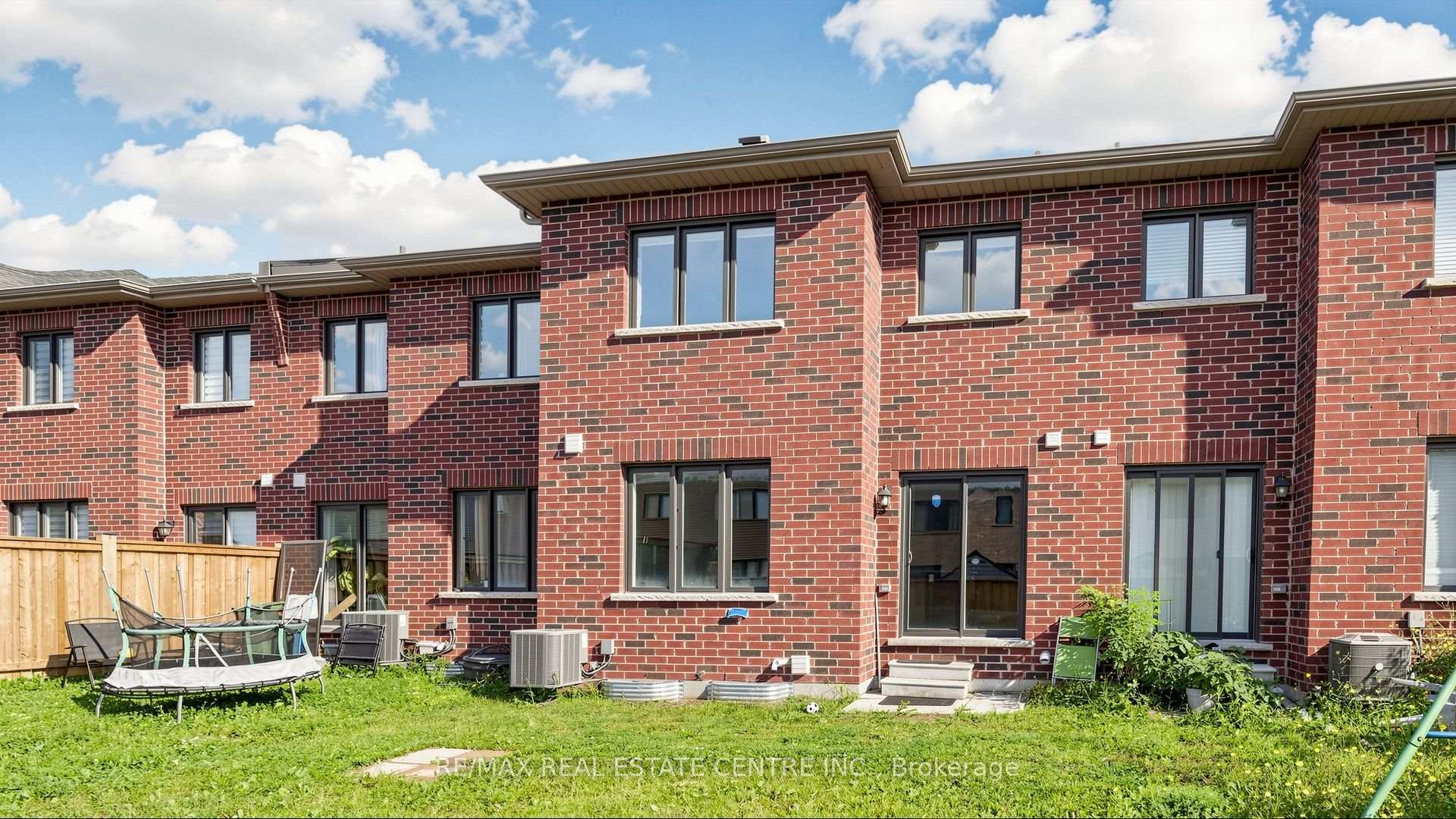 Photo 94 of 300 Bedrock Drive, Hamilton, Stoney Creek Mountain — HOMEH