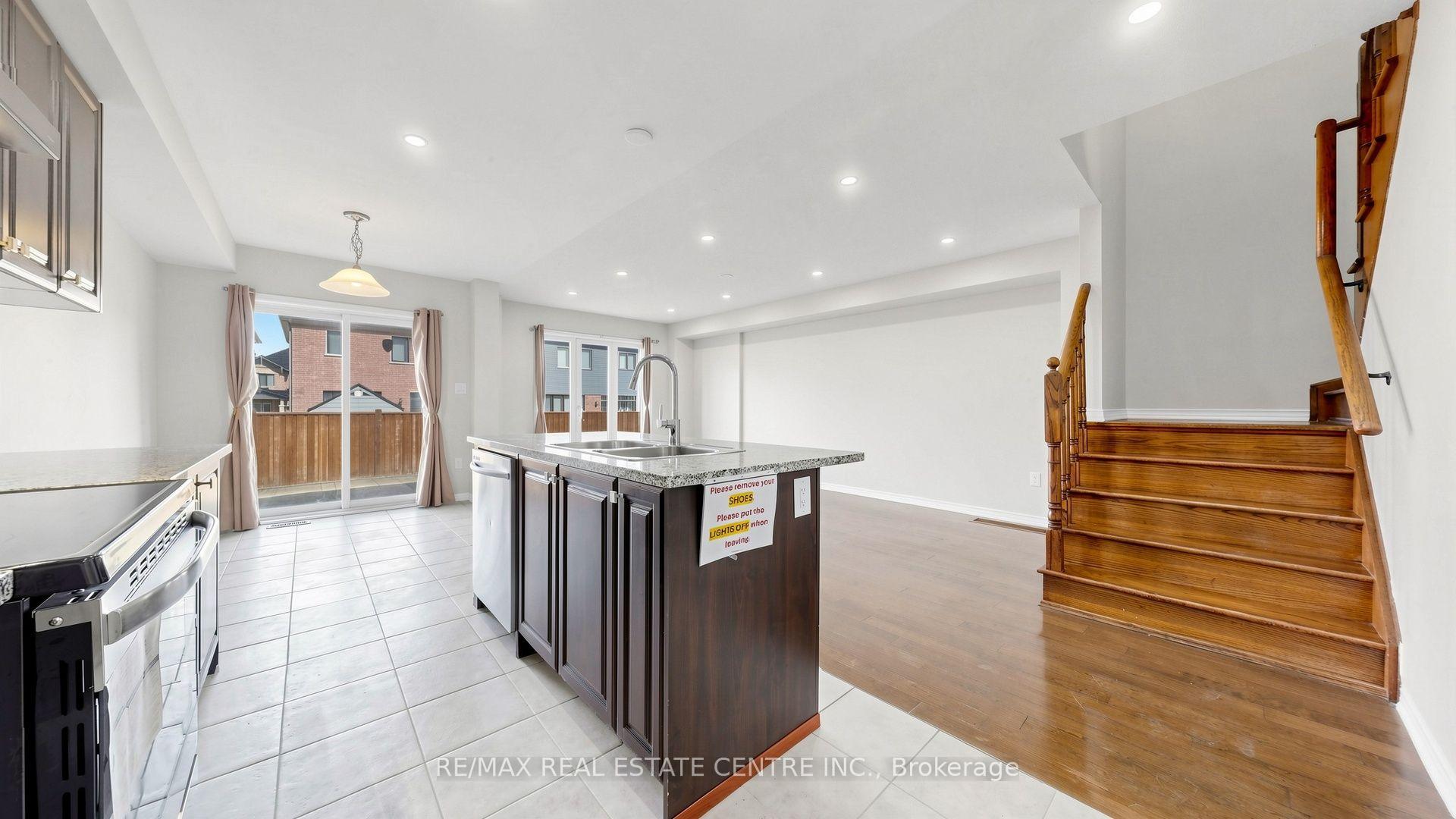 Photo 17 of 300 Bedrock Drive, Hamilton, Stoney Creek Mountain — HOMEH