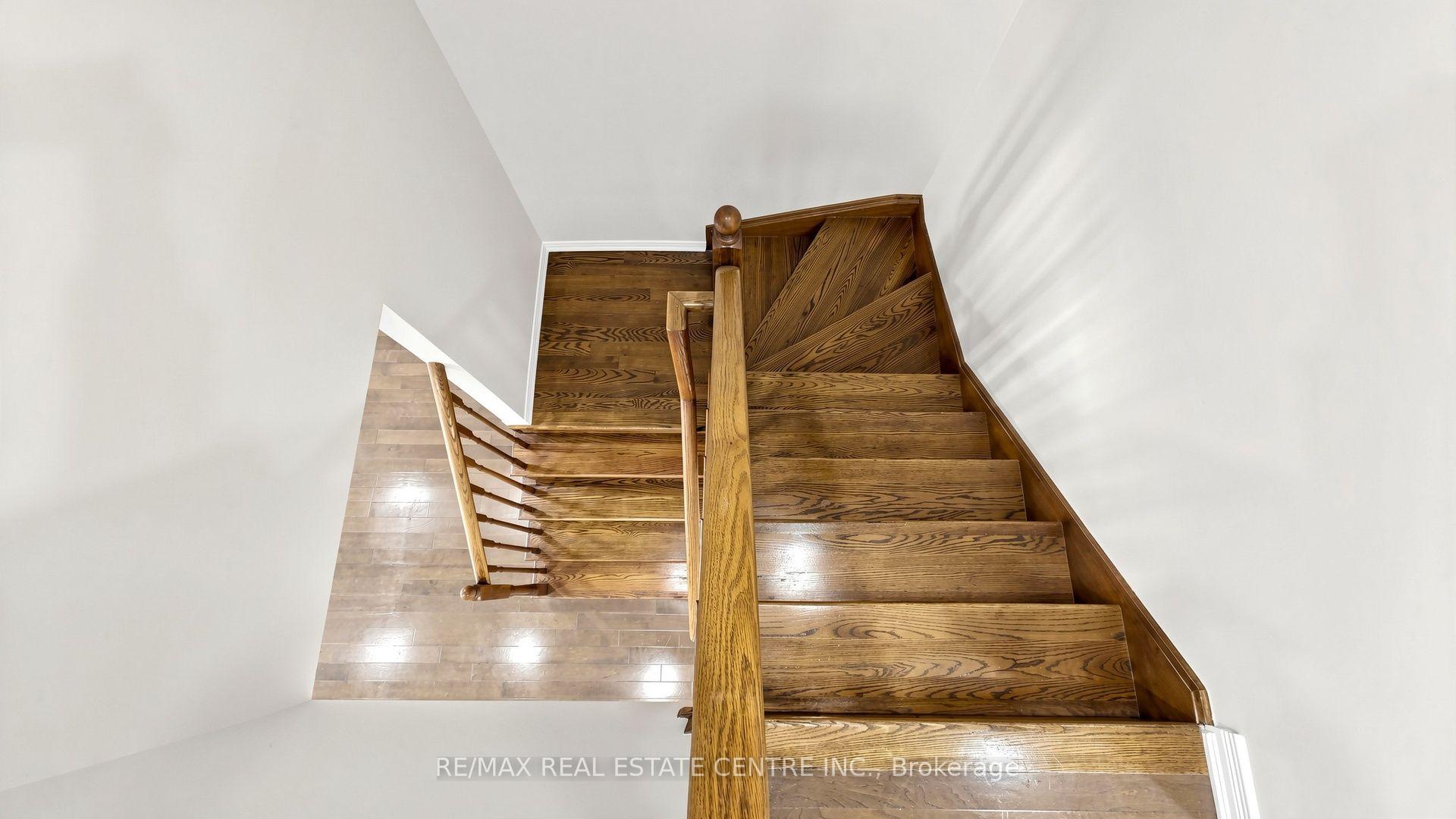 Photo 31 of 300 Bedrock Drive, Hamilton, Stoney Creek Mountain — HOMEH