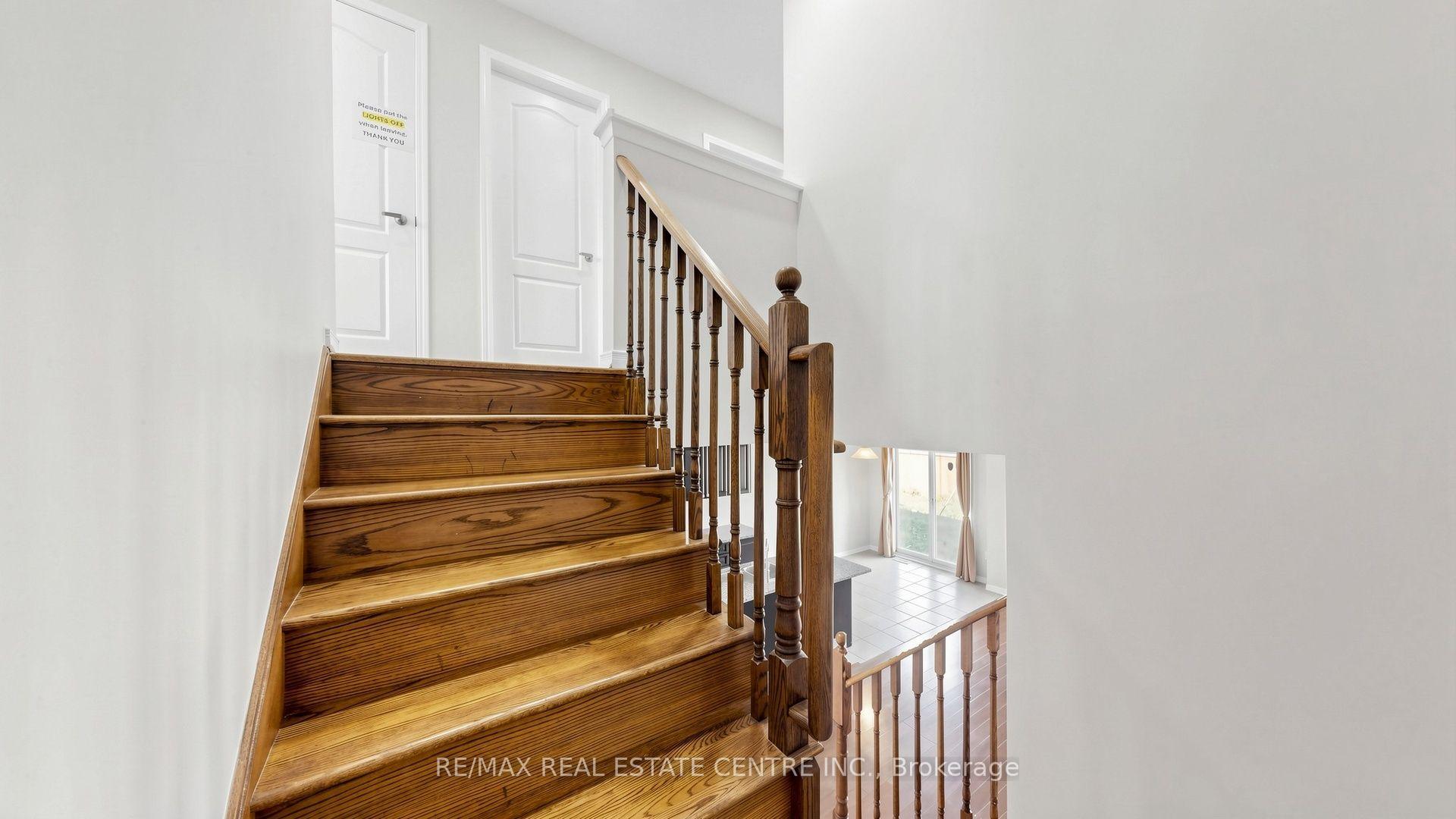 Photo 33 of 300 Bedrock Drive, Hamilton, Stoney Creek Mountain — HOMEH