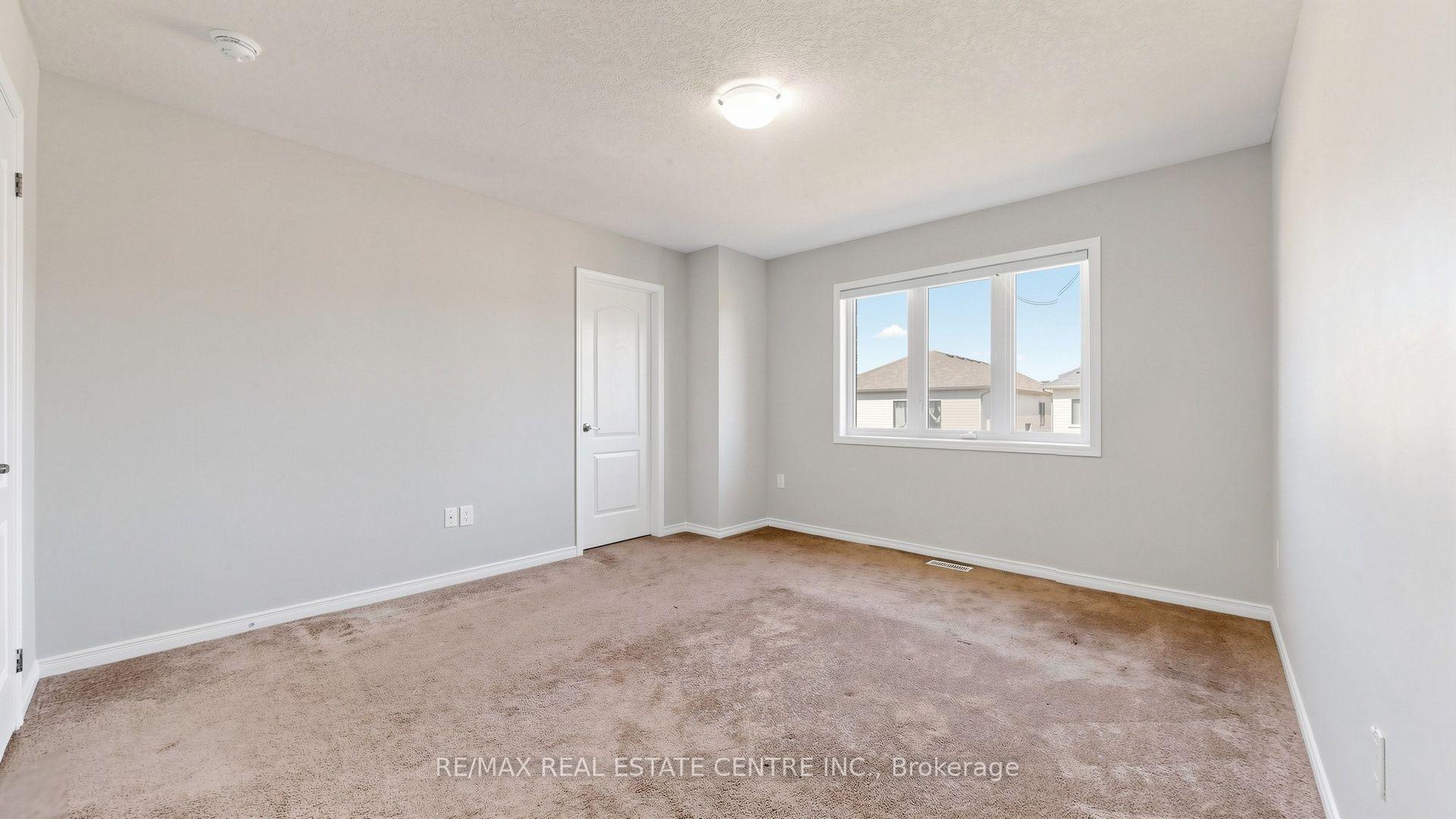 Photo 39 of 300 Bedrock Drive, Hamilton, Stoney Creek Mountain — HOMEH