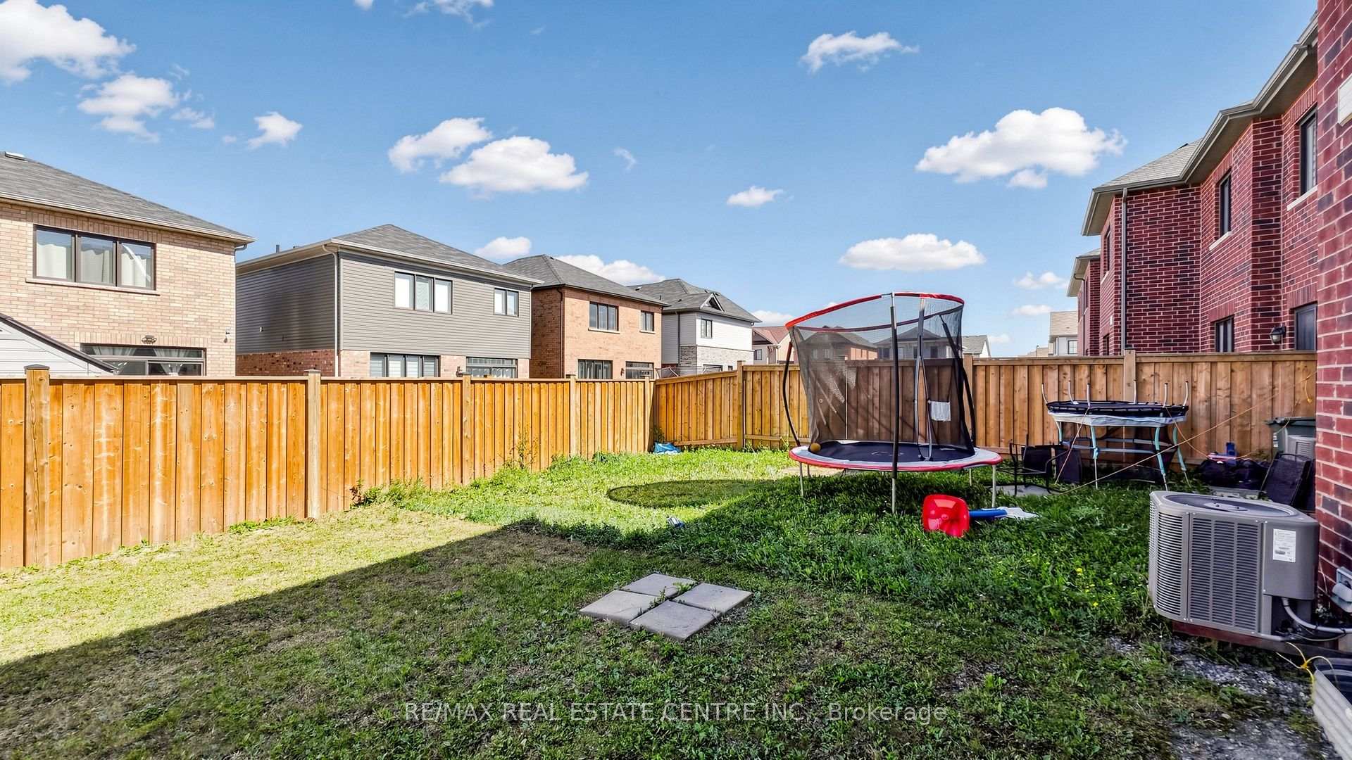 Photo 87 of 300 Bedrock Drive, Hamilton, Stoney Creek Mountain — HOMEH