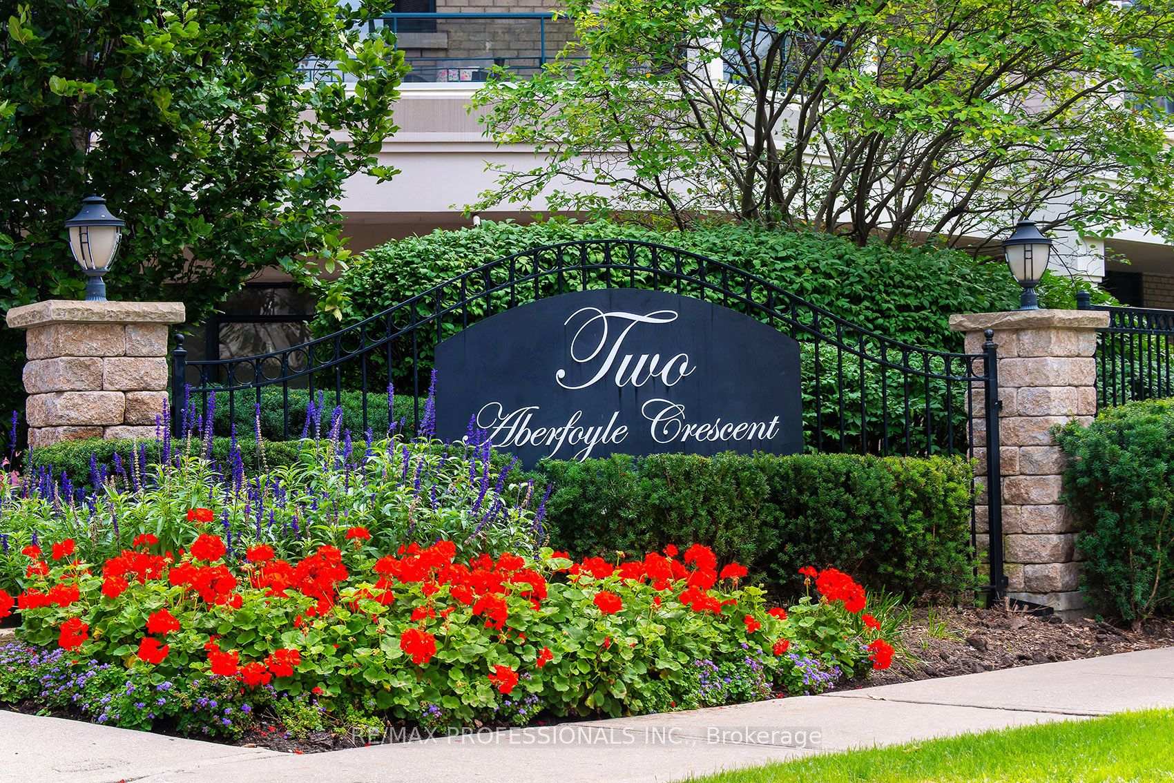 Photo 2 of Unit 606, 2 Aberfoyle Crescent, Etobicoke, Islington-City Centre West — HOMEH