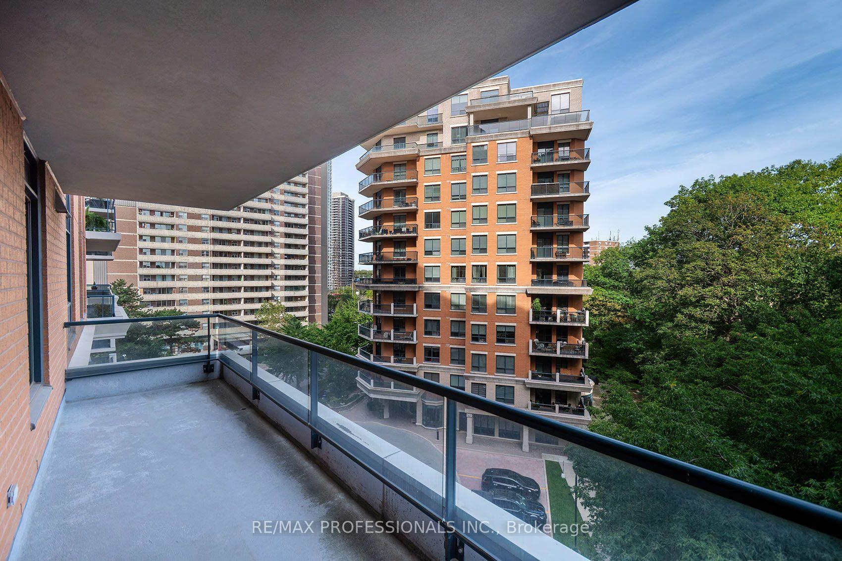 Photo 16 of Unit 606, 2 Aberfoyle Crescent, Etobicoke, Islington-City Centre West — HOMEH