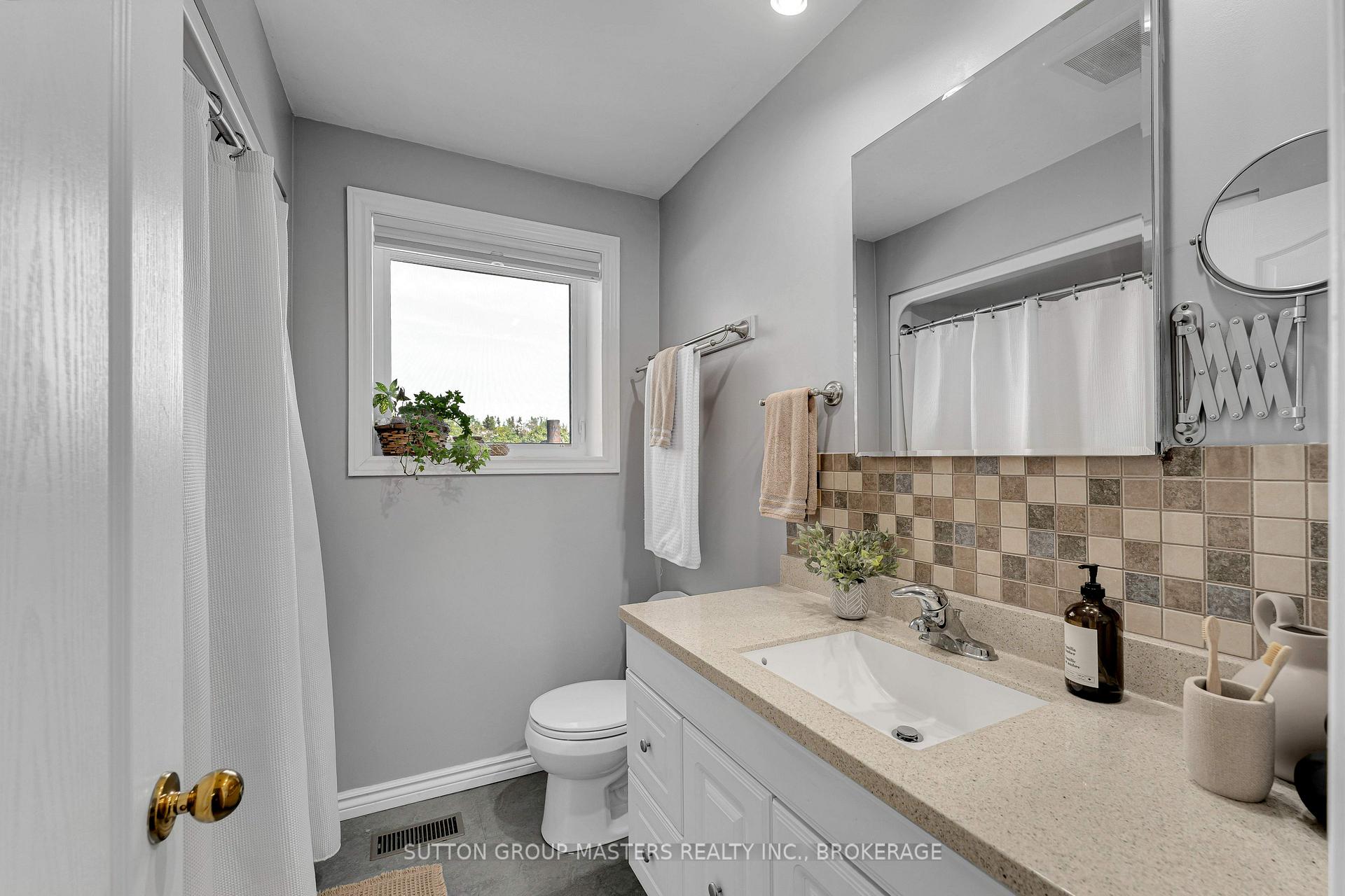 Photo 24 of 2025 Cole Hill Road, Kingston, City North of 401 — HOMEH