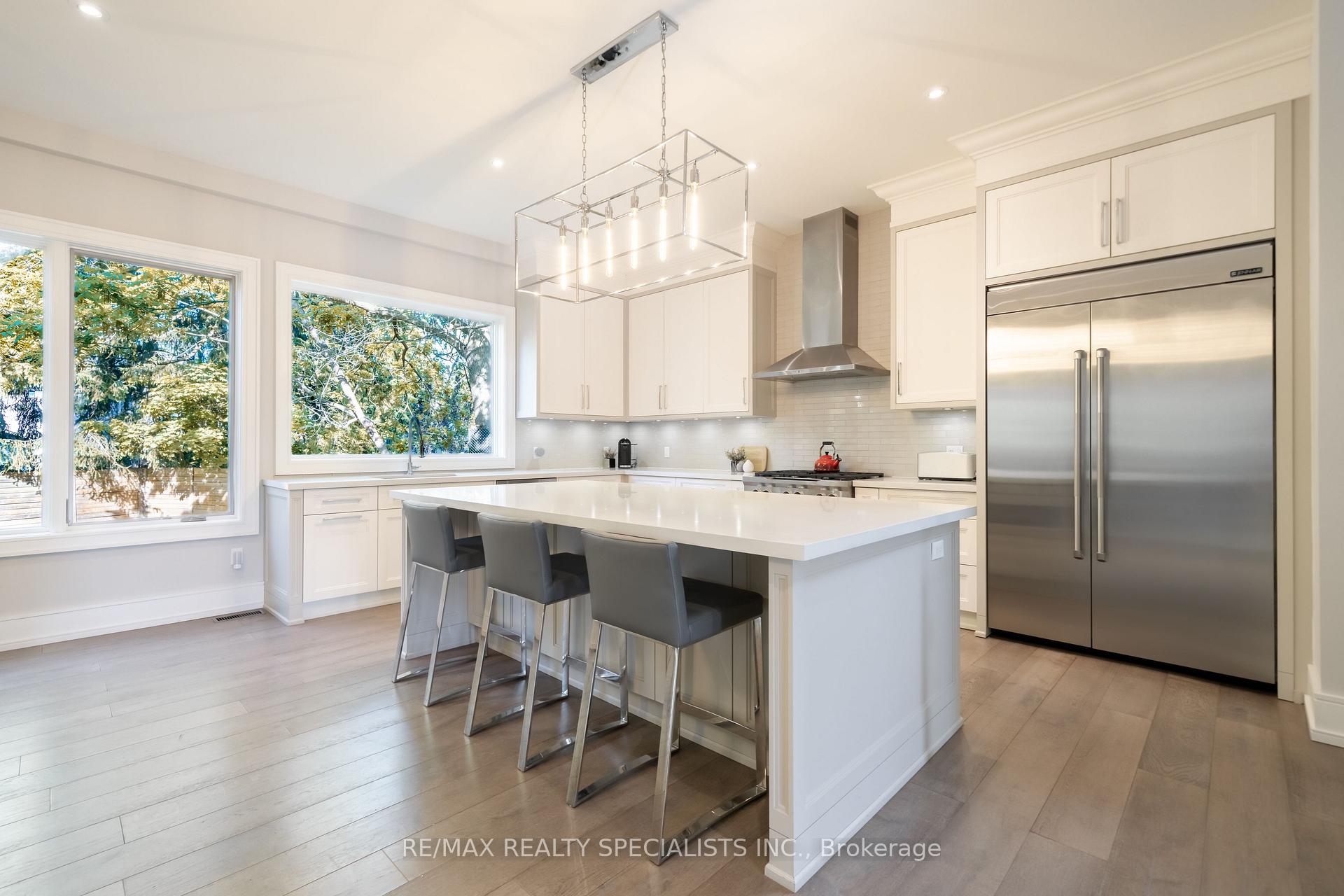 Photo 6 of 18 Florence Drive, Oakville, Central — HOMEH