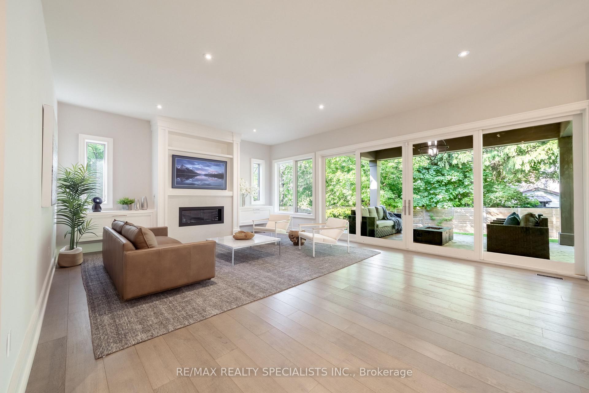 Photo 17 of 18 Florence Drive, Oakville, Central — HOMEH