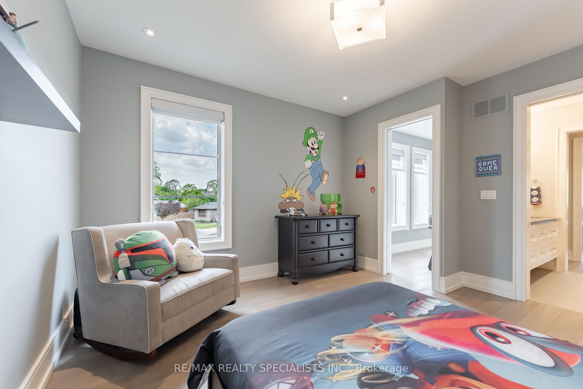 Photo 24 of 18 Florence Drive, Oakville, Central — HOMEH