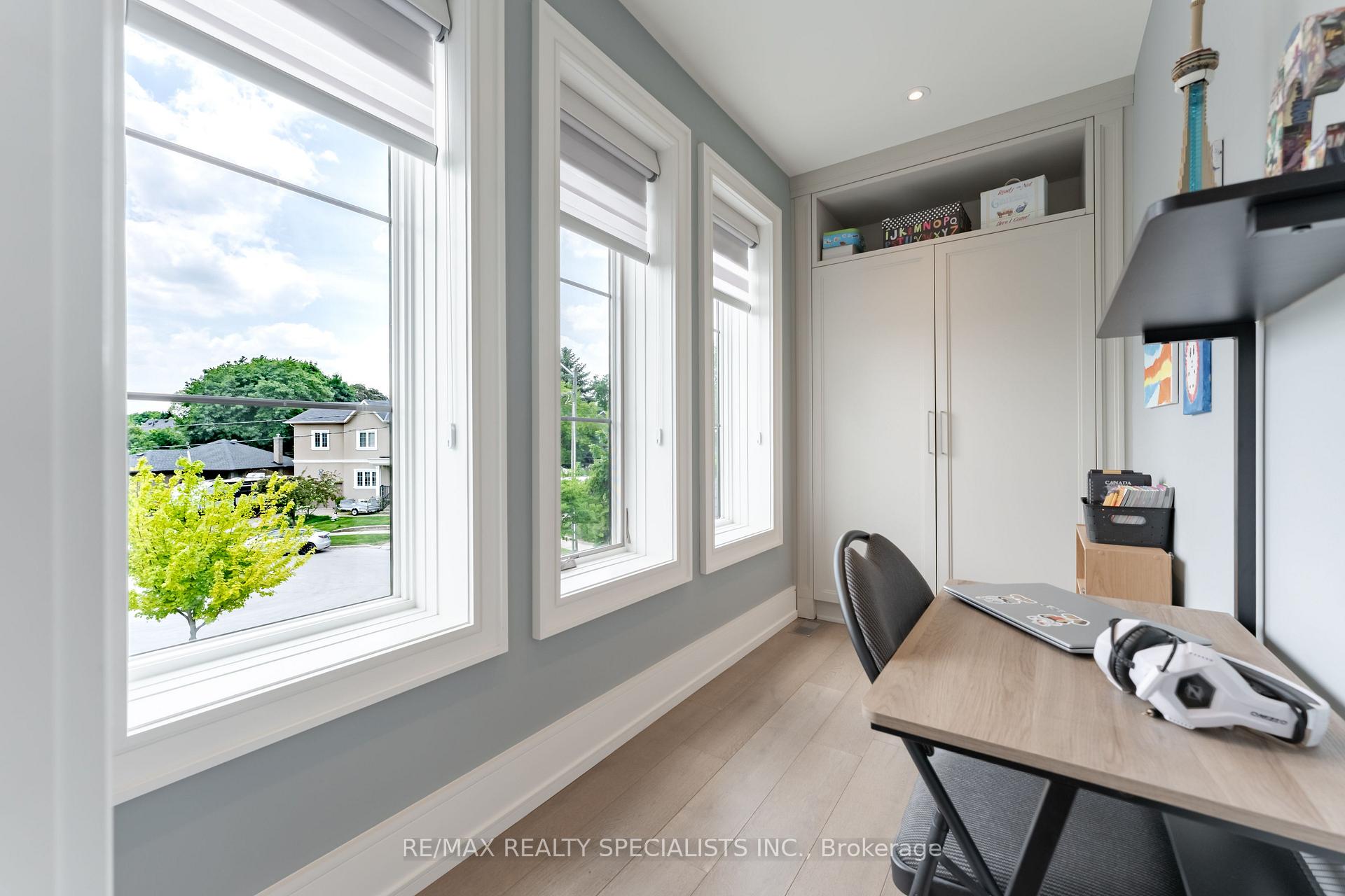 Photo 25 of 18 Florence Drive, Oakville, Central — HOMEH