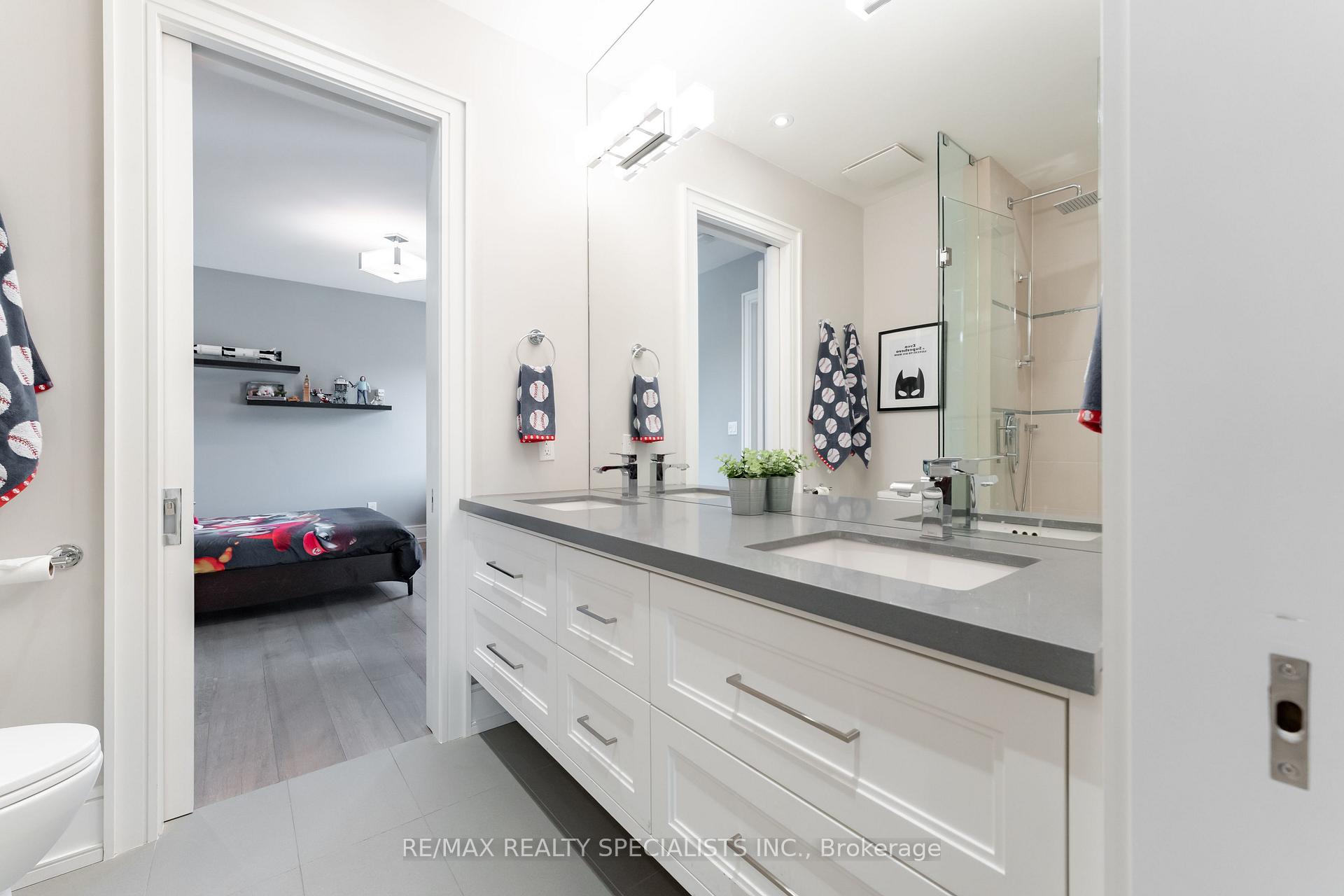 Photo 26 of 18 Florence Drive, Oakville, Central — HOMEH