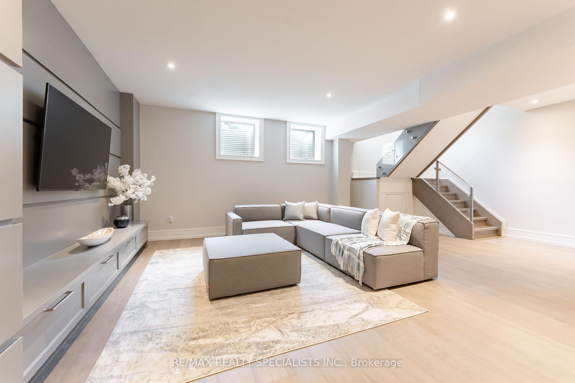 Photo 28 of 18 Florence Drive, Oakville, Central — HOMEH