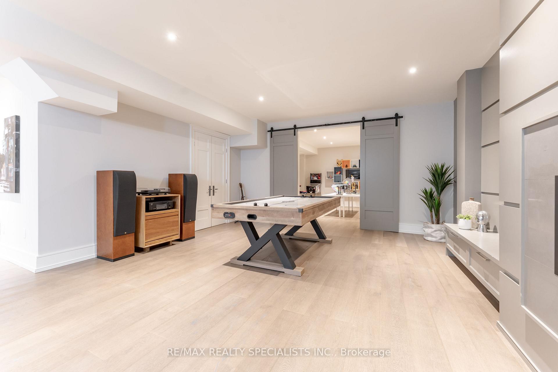 Photo 31 of 18 Florence Drive, Oakville, Central — HOMEH