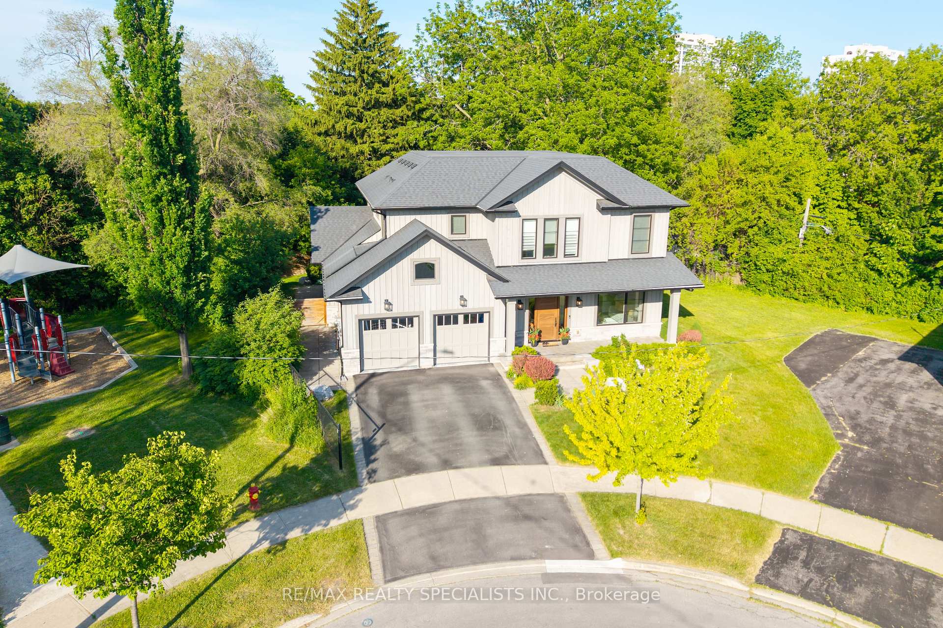 Photo 40 of 18 Florence Drive, Oakville, Central — HOMEH