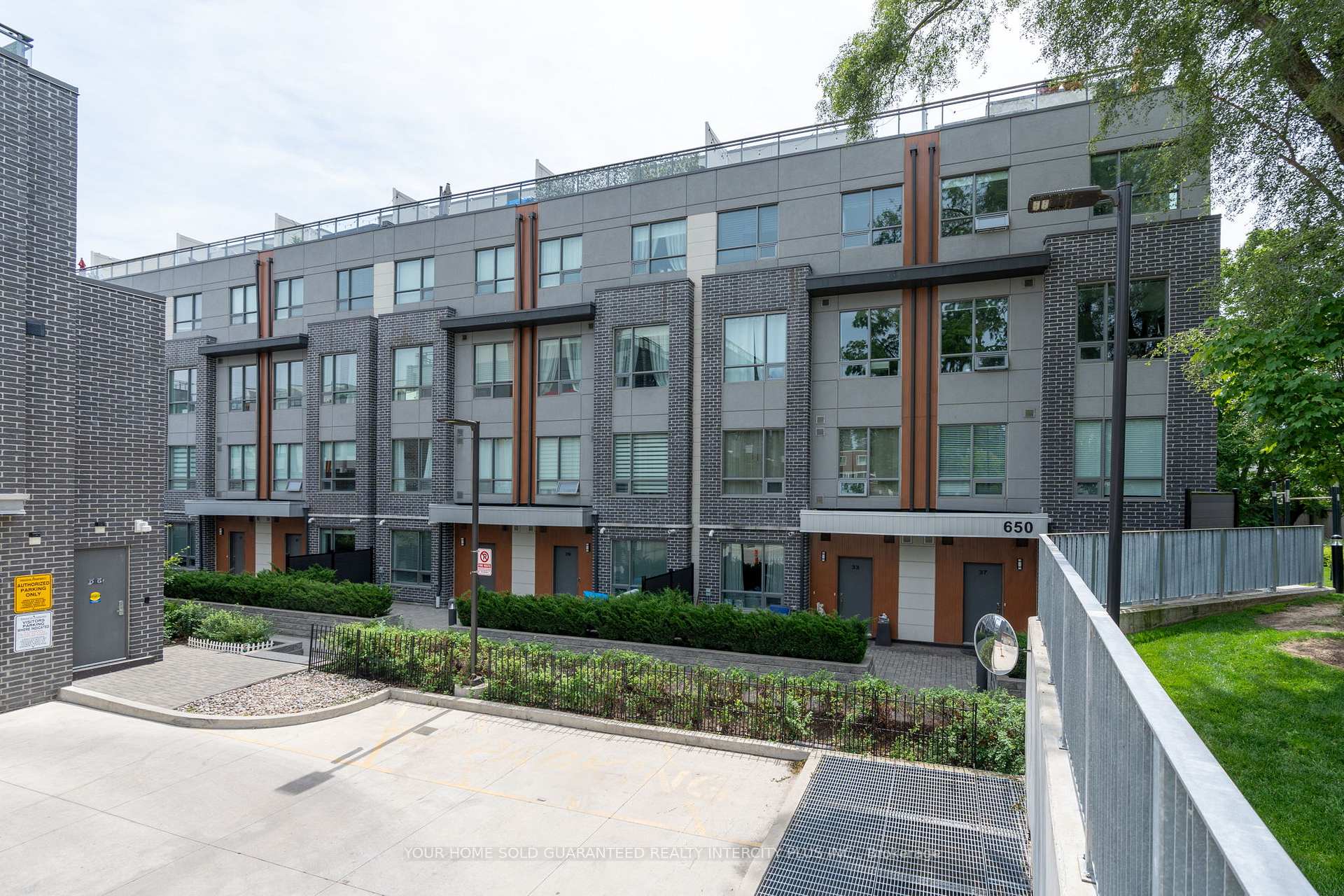 Photo 1 of Unit 21, 650 Atwater Avenue, Mississauga, Mineola — HOMEH