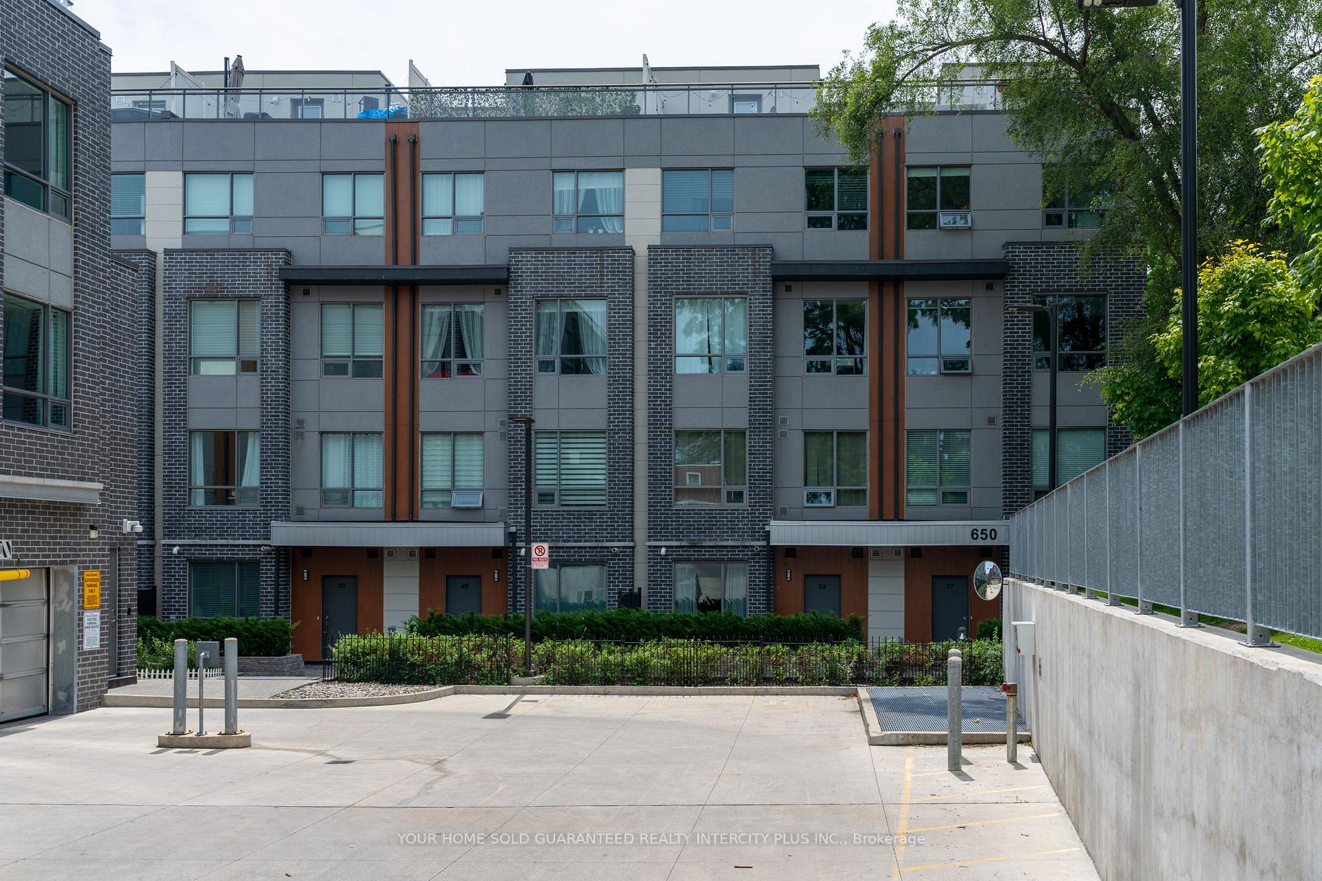 Photo 2 of Unit 21, 650 Atwater Avenue, Mississauga, Mineola — HOMEH