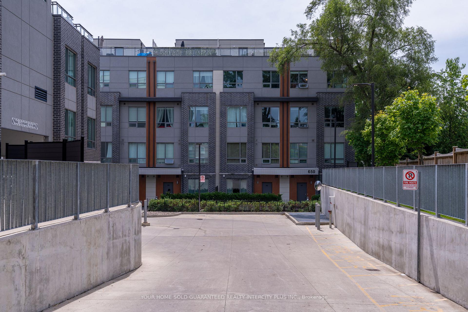 Photo 4 of Unit 21, 650 Atwater Avenue, Mississauga, Mineola — HOMEH