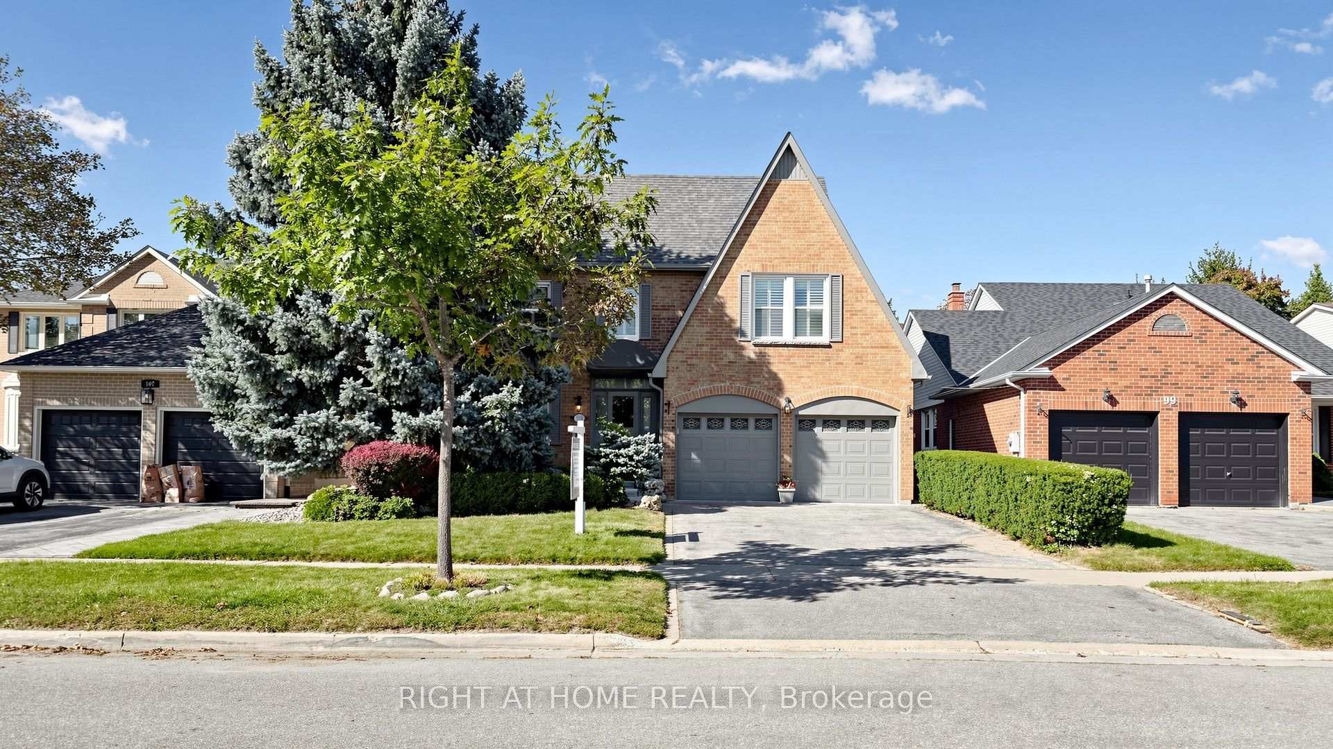 Photo 2 of 103 Peevers Crescent, Newmarket, Glenway Estates — HOMEH