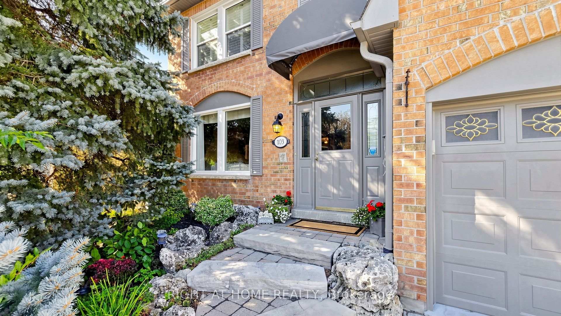 Photo 3 of 103 Peevers Crescent, Newmarket, Glenway Estates — HOMEH
