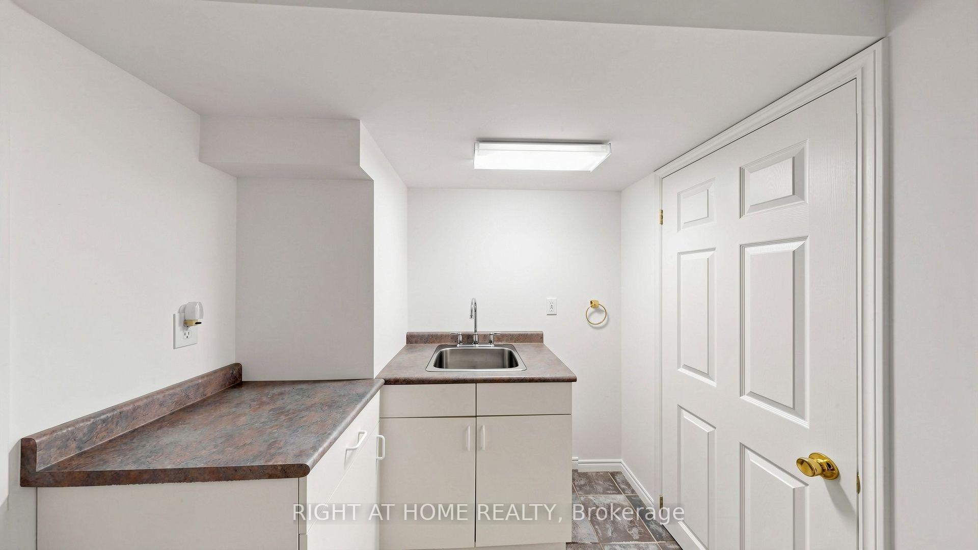 Photo 29 of 103 Peevers Crescent, Newmarket, Glenway Estates — HOMEH
