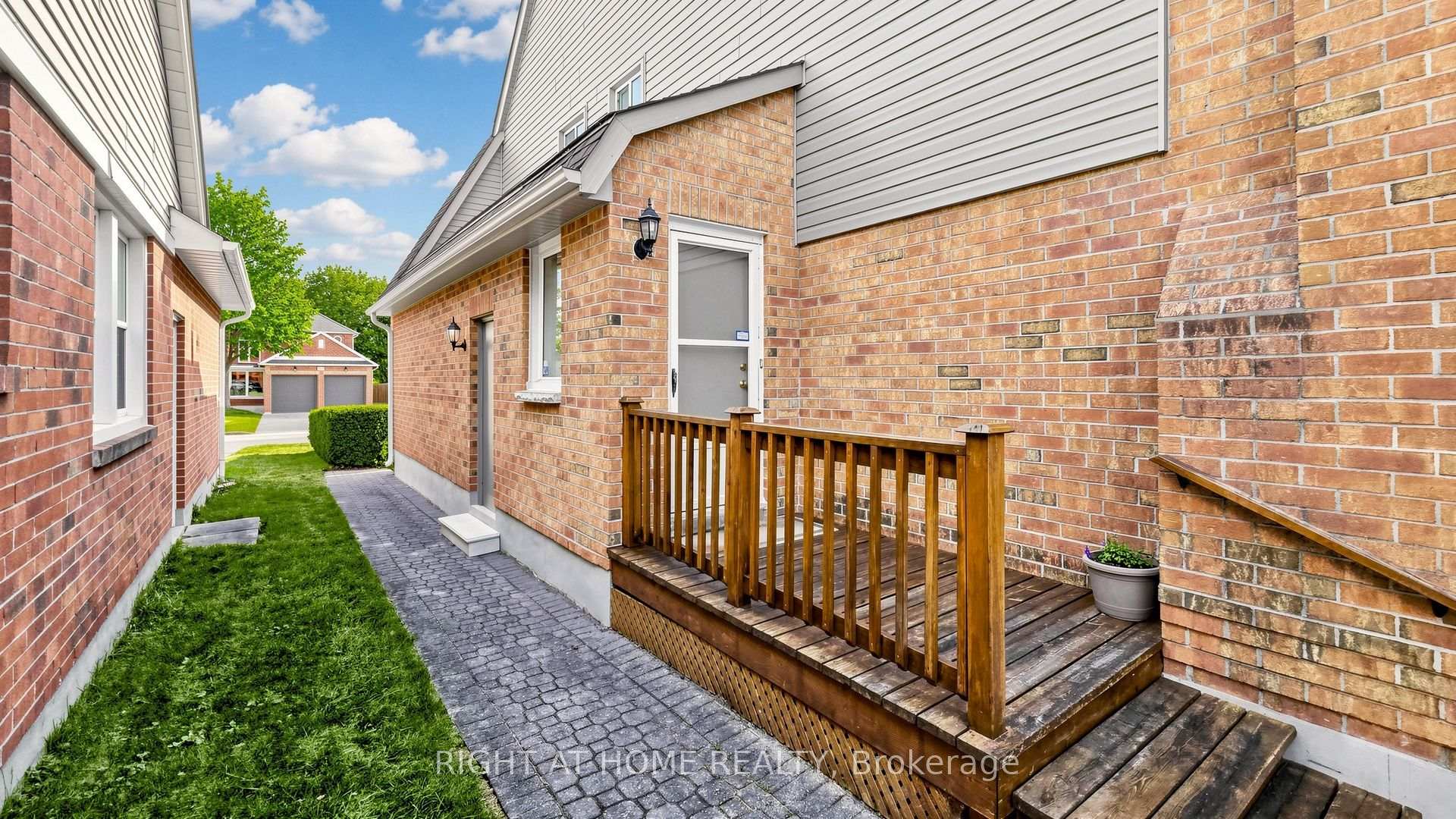 Photo 34 of 103 Peevers Crescent, Newmarket, Glenway Estates — HOMEH