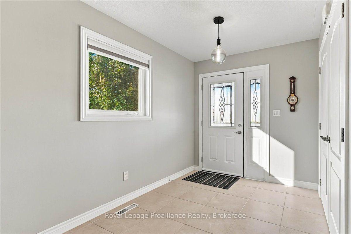 Photo 5 of 73 Dorchester Drive, Prince Edward County, Wellington Ward — HOMEH