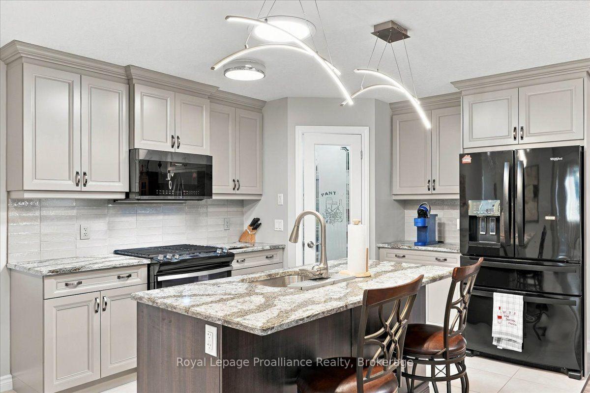 Photo 9 of 73 Dorchester Drive, Prince Edward County, Wellington Ward — HOMEH
