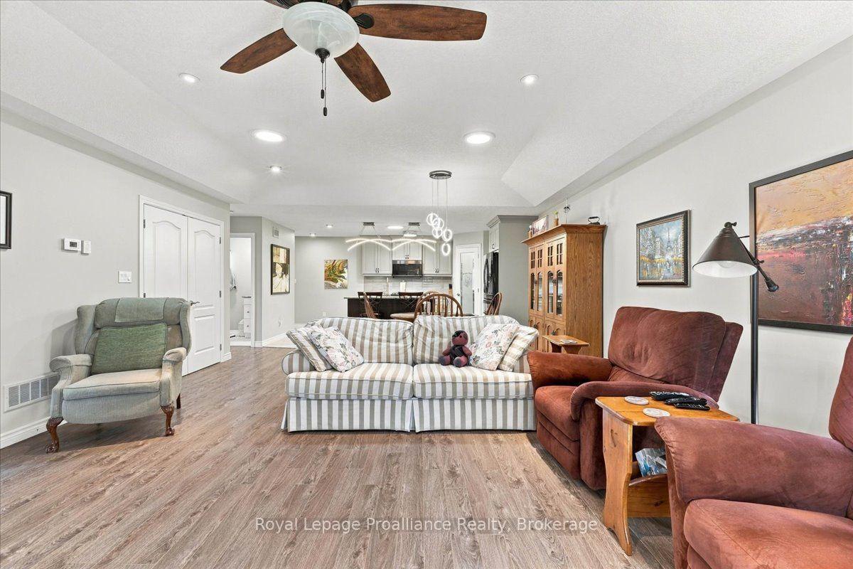 Photo 17 of 73 Dorchester Drive, Prince Edward County, Wellington Ward — HOMEH