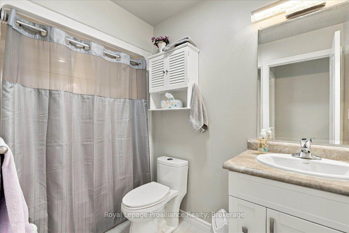 Photo 18 of 73 Dorchester Drive, Prince Edward County, Wellington Ward — HOMEH