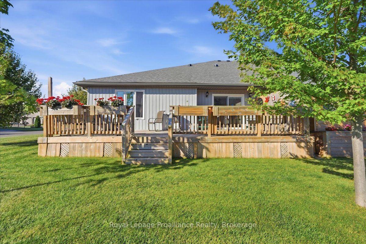 Photo 34 of 73 Dorchester Drive, Prince Edward County, Wellington Ward — HOMEH