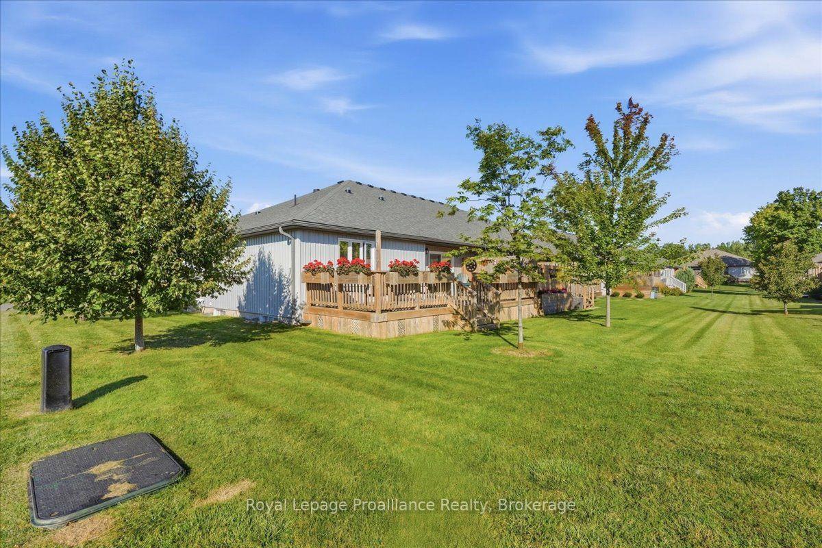 Photo 35 of 73 Dorchester Drive, Prince Edward County, Wellington Ward — HOMEH