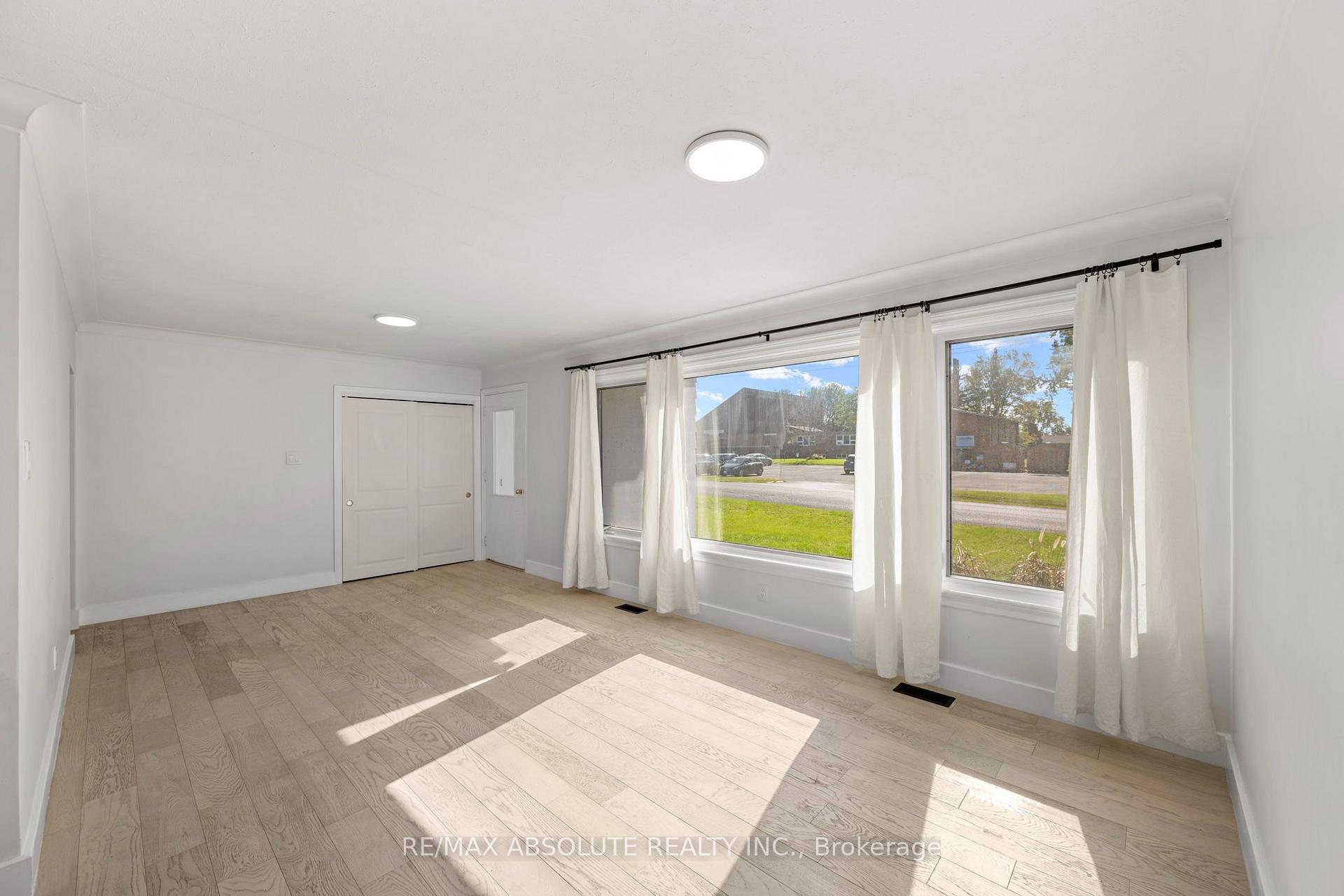 Photo 6 of 9 Epworth Avenue, Ottawa, Meadowlands/St. Claire Gardens — HOMEH