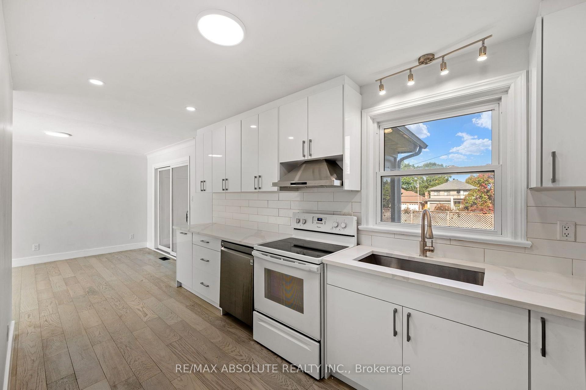 Photo 14 of 9 Epworth Avenue, Ottawa, Meadowlands/St. Claire Gardens — HOMEH