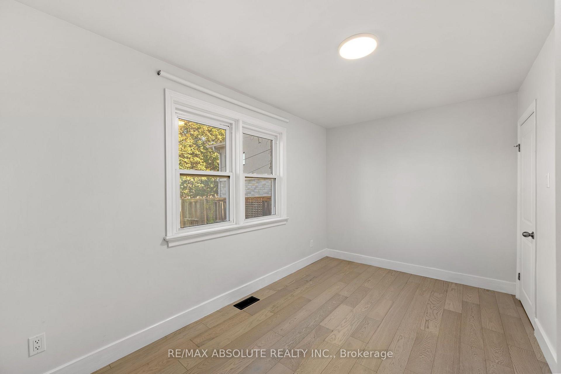 Photo 18 of 9 Epworth Avenue, Ottawa, Meadowlands/St. Claire Gardens — HOMEH