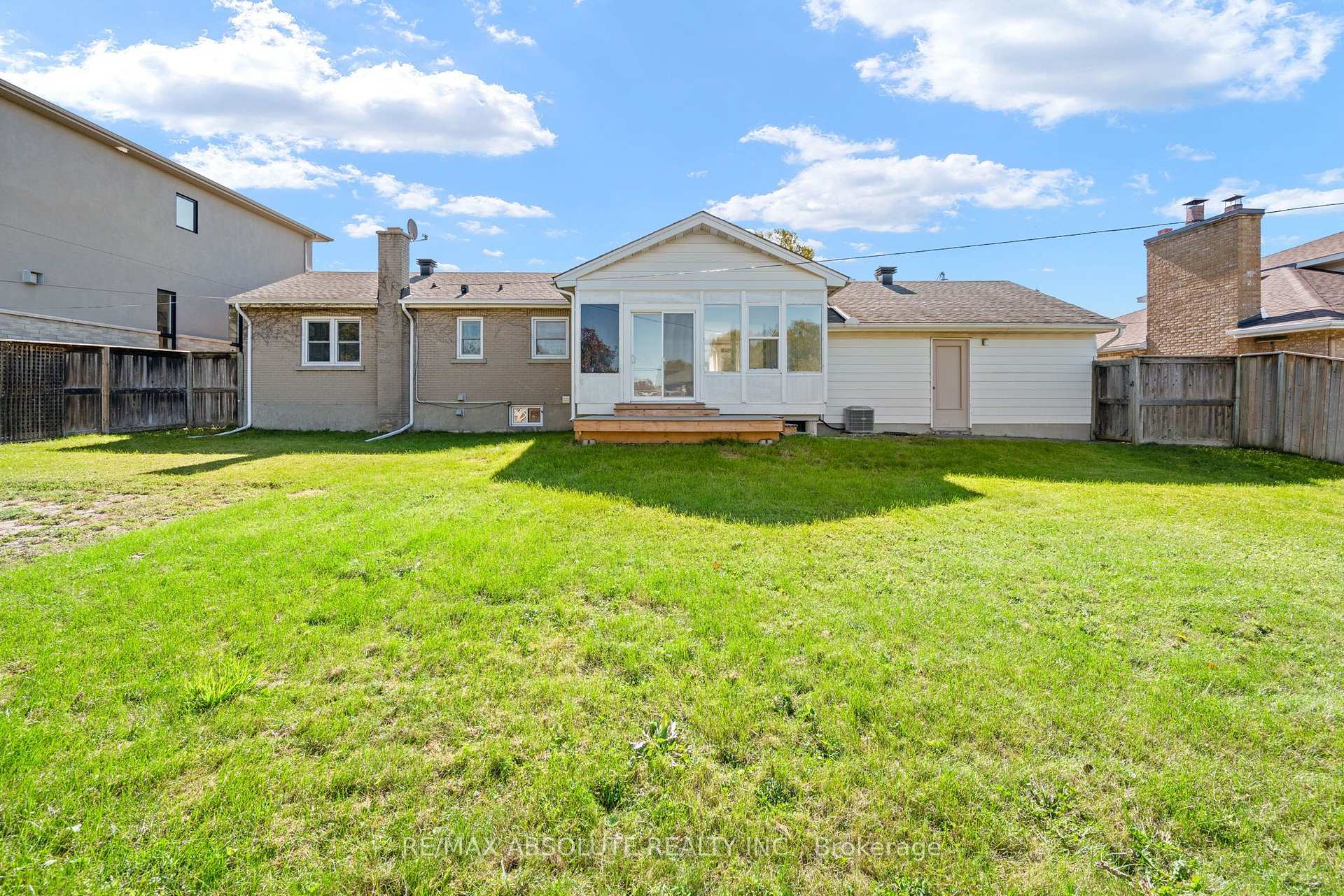 Photo 33 of 9 Epworth Avenue, Ottawa, Meadowlands/St. Claire Gardens — HOMEH