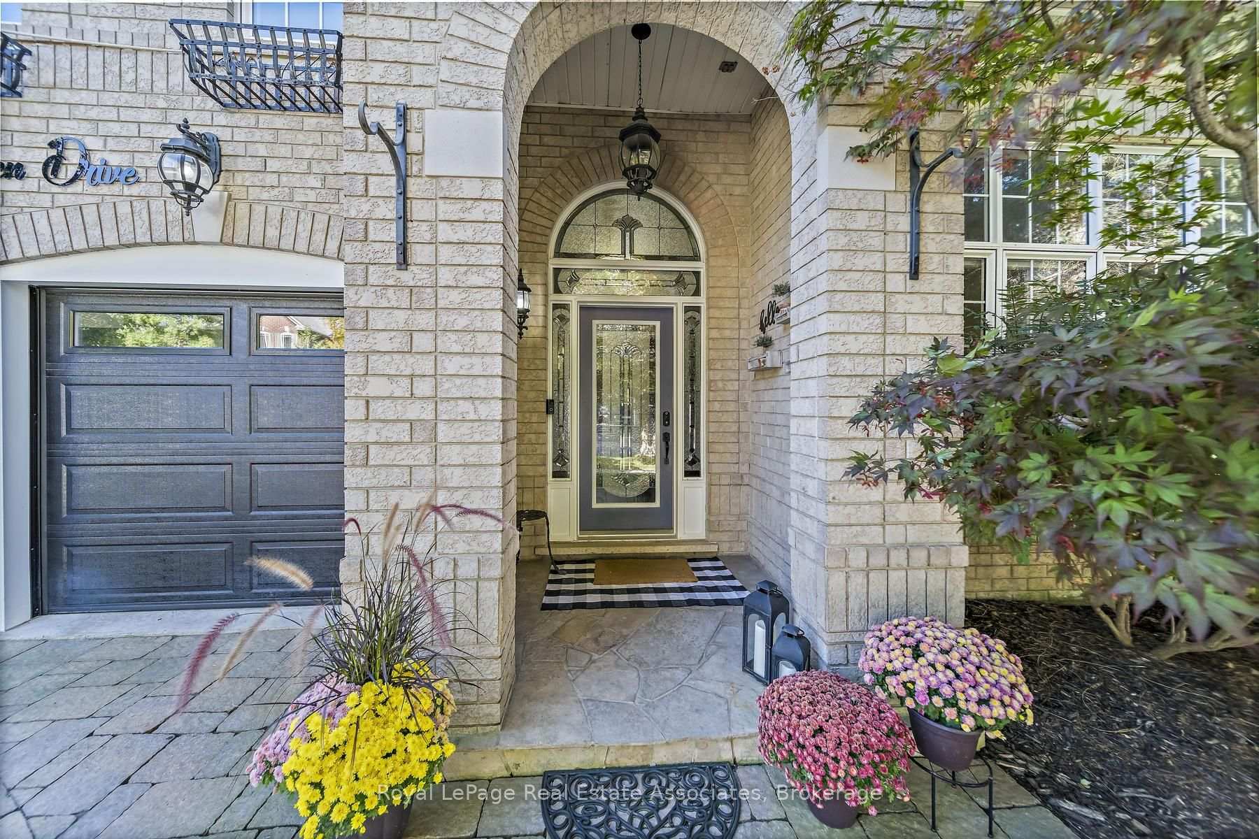 Photo 5 of 50 Arborglen Drive, Halton Hills, Georgetown — HOMEH