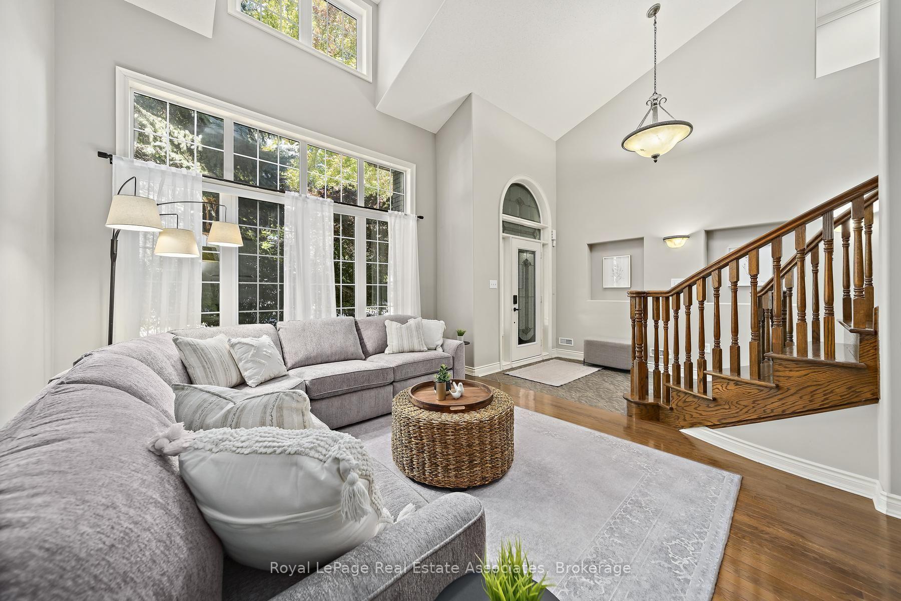 Photo 8 of 50 Arborglen Drive, Halton Hills, Georgetown — HOMEH